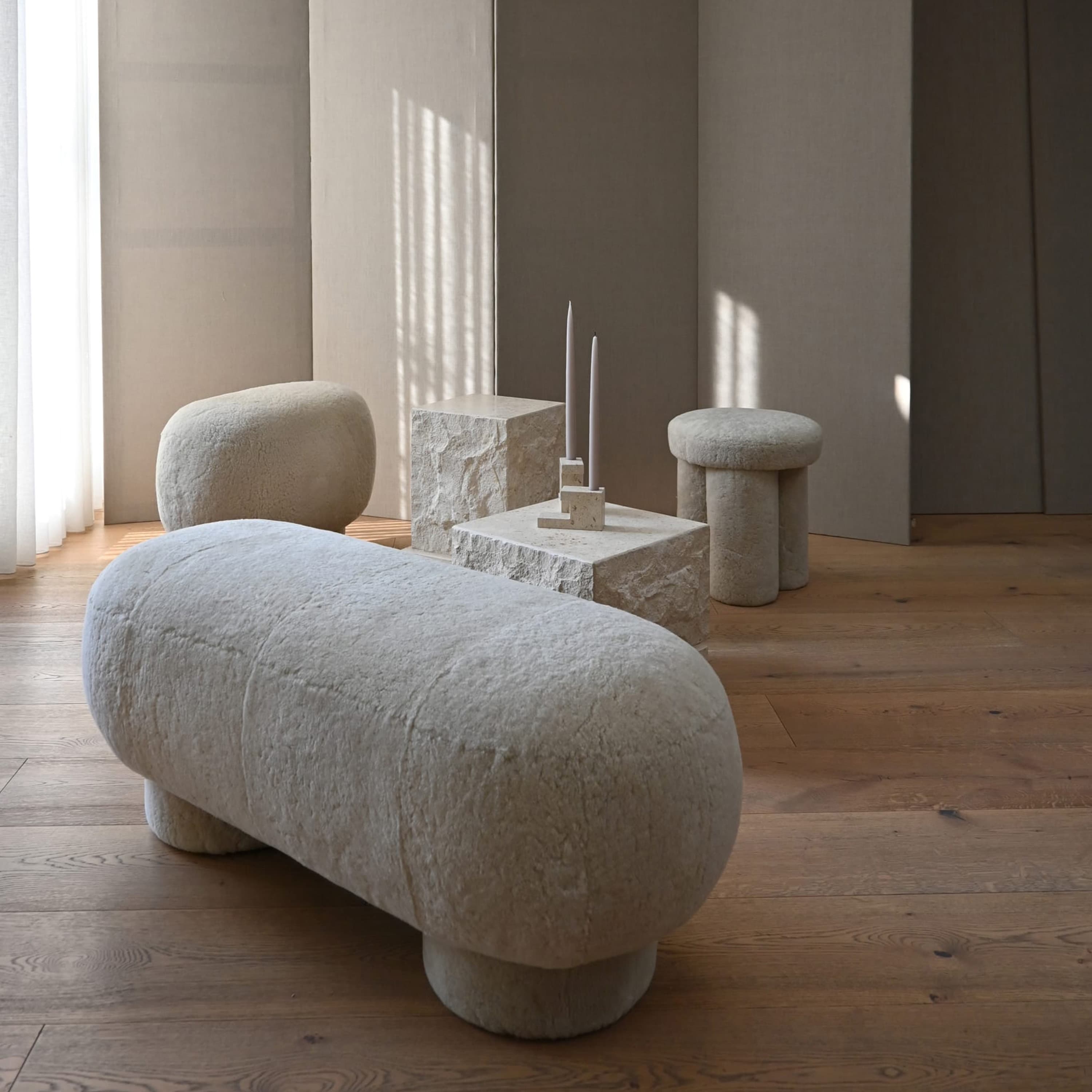 Big Foot Bench Sheepskin Sandshell 120cm