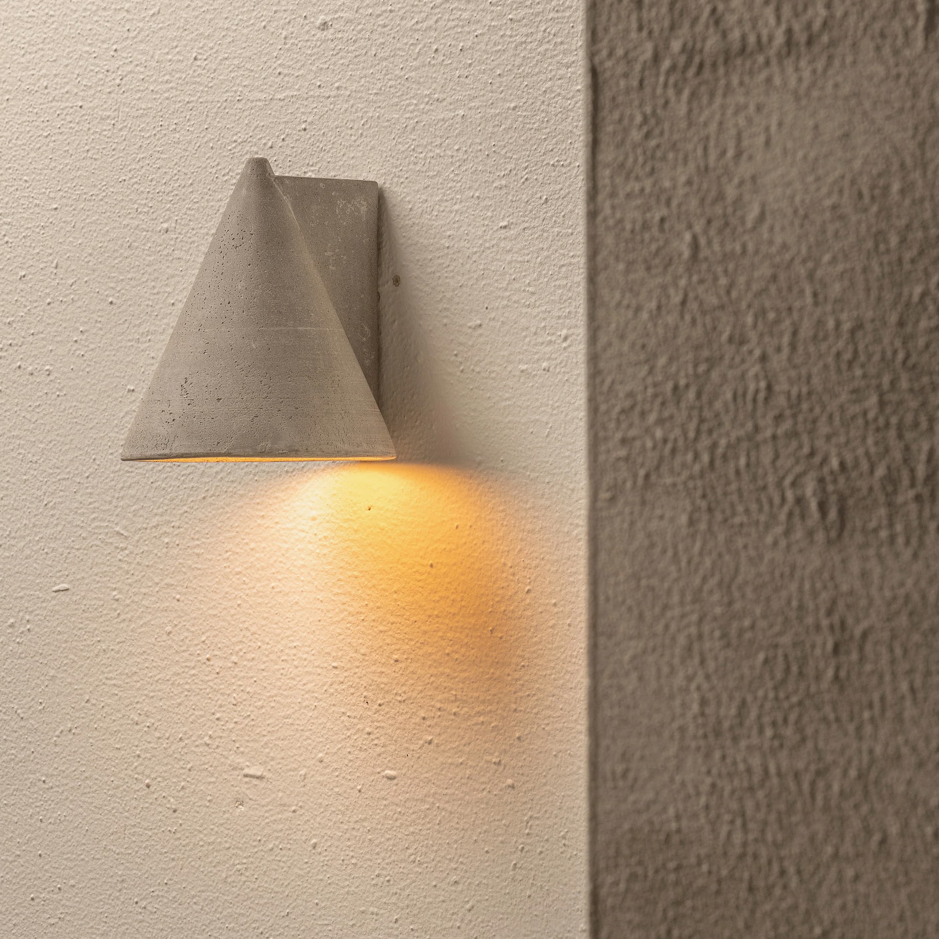 °1 Primary Shape Vägglampa Concrete