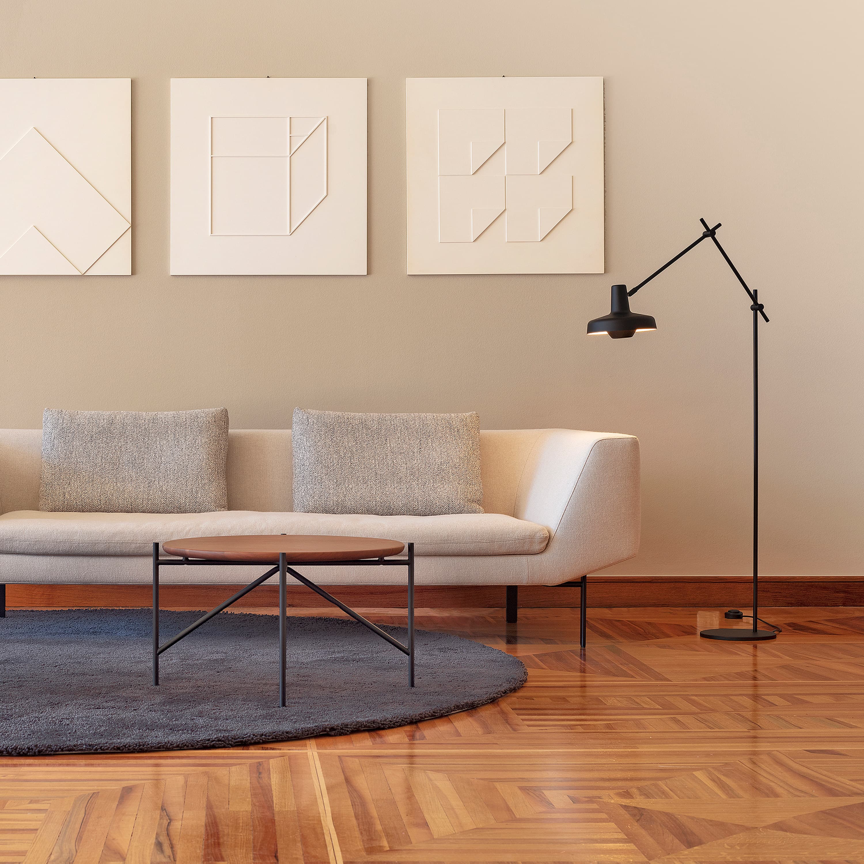Arigato Floor Lamp Black