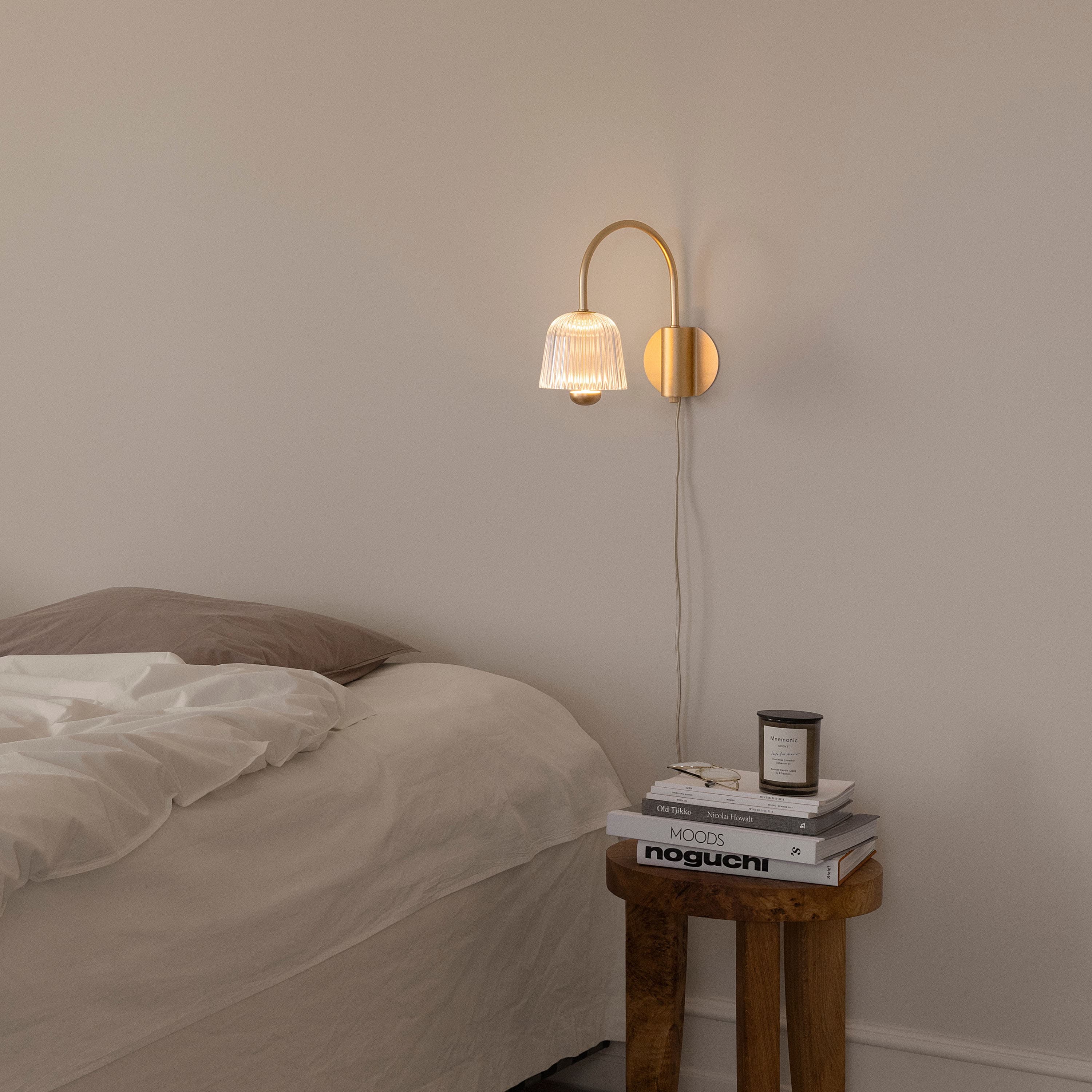 Asteea Wall Lamp Satin Brass/Ripple Clear