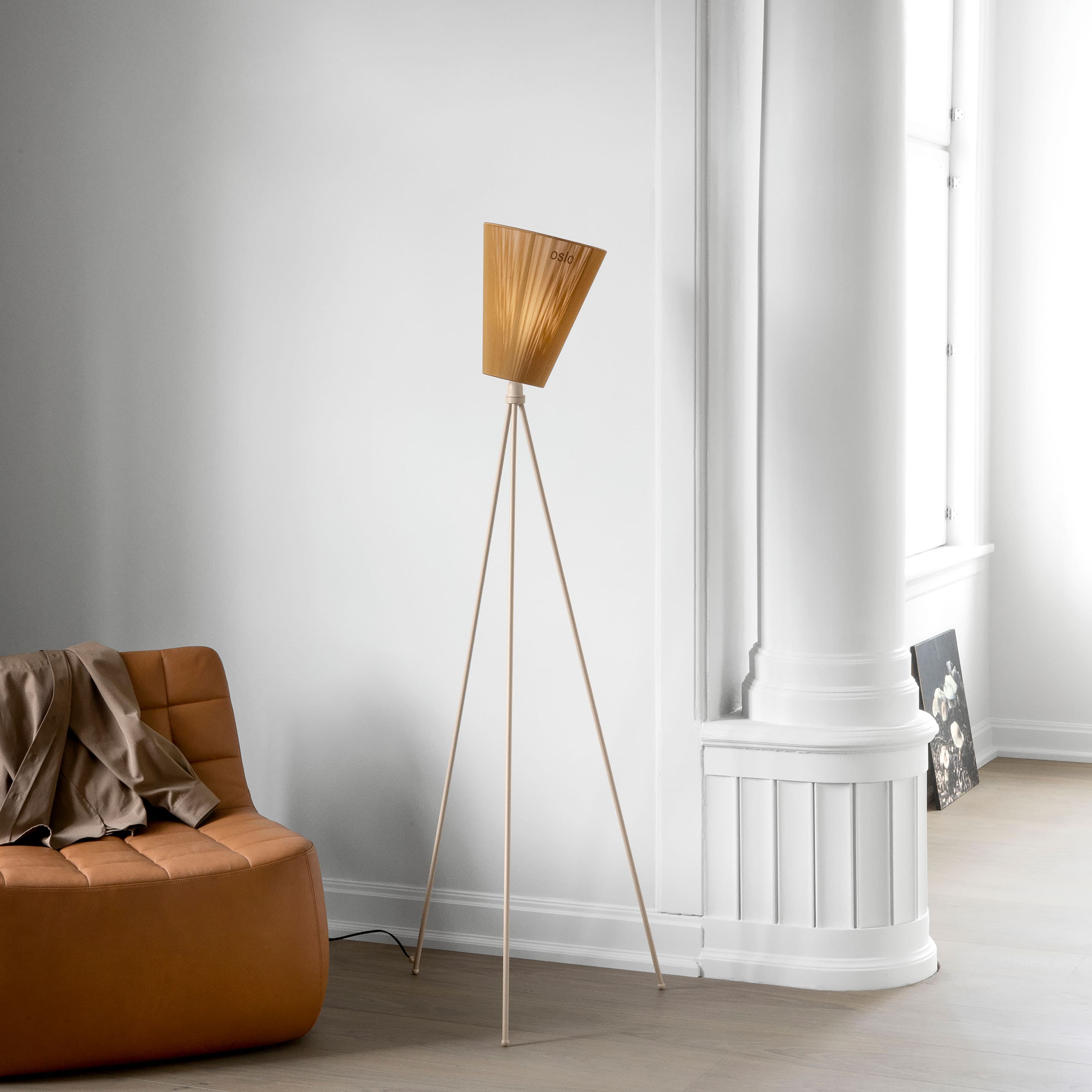 Oslo Wood Stehlampe Schirm Caramel