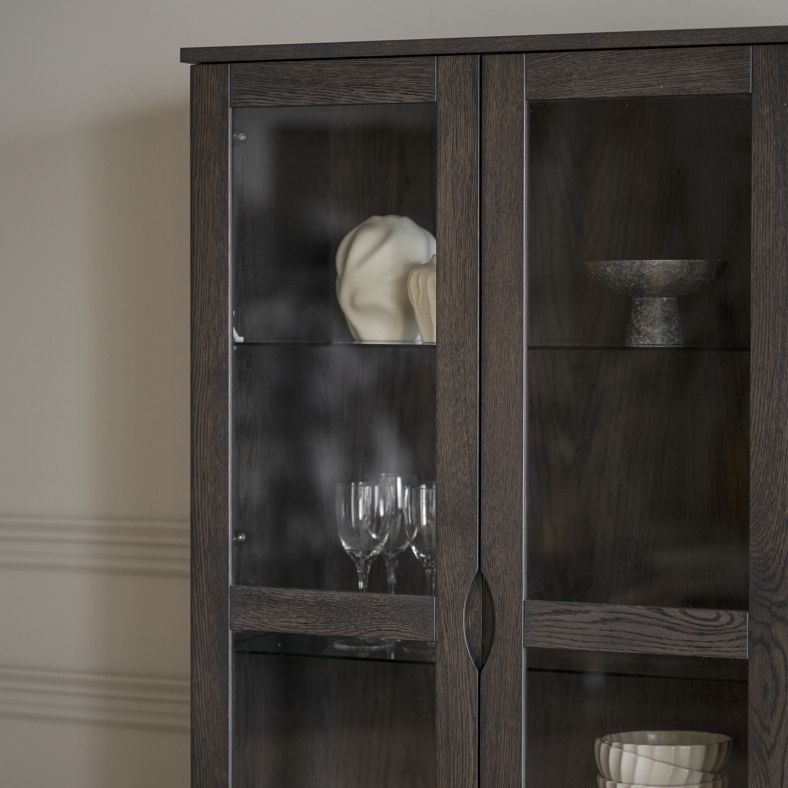 Filippa Glass cabinet Dark Brown 185cm