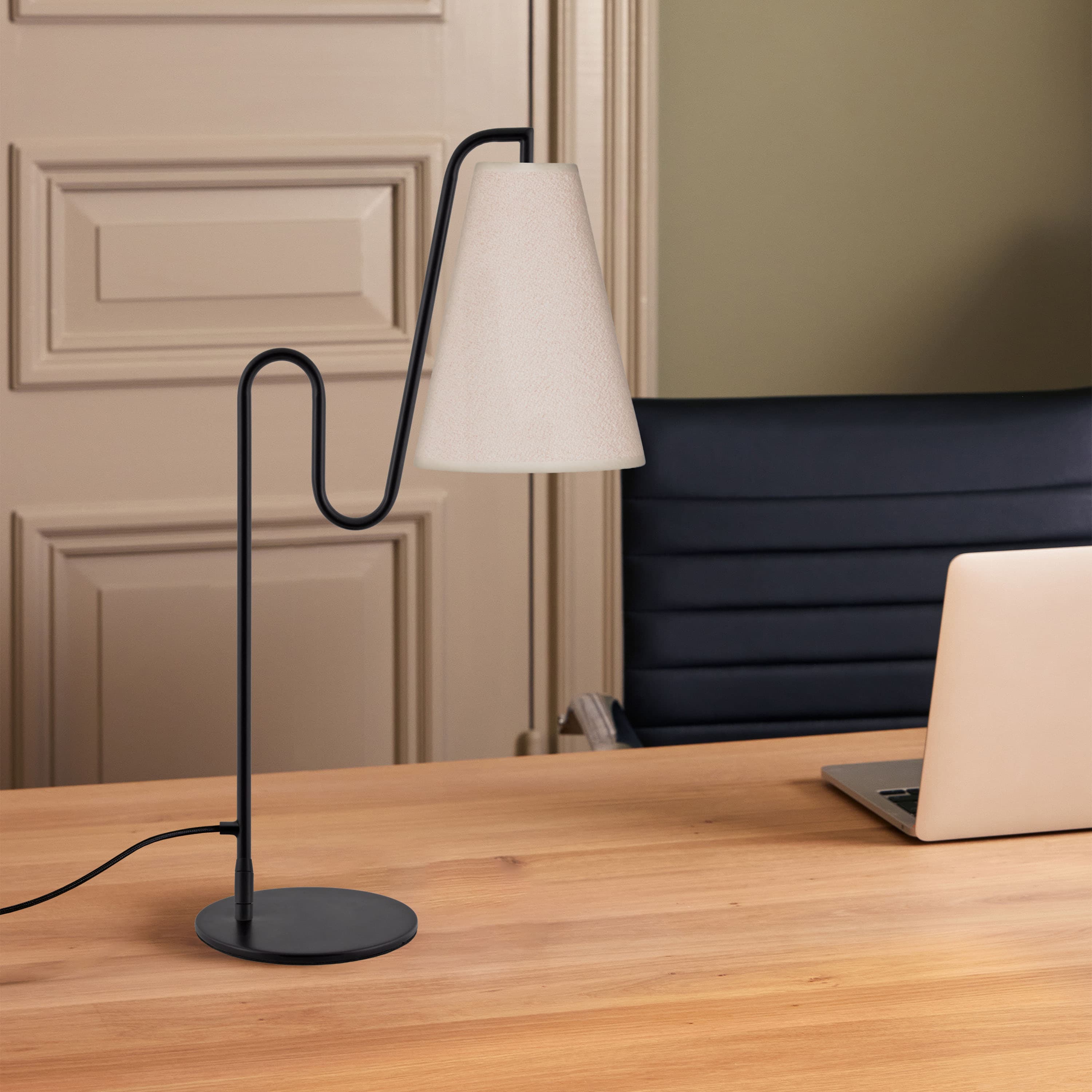 Lou Tischlampe Weißer Bouclé/Schwarz