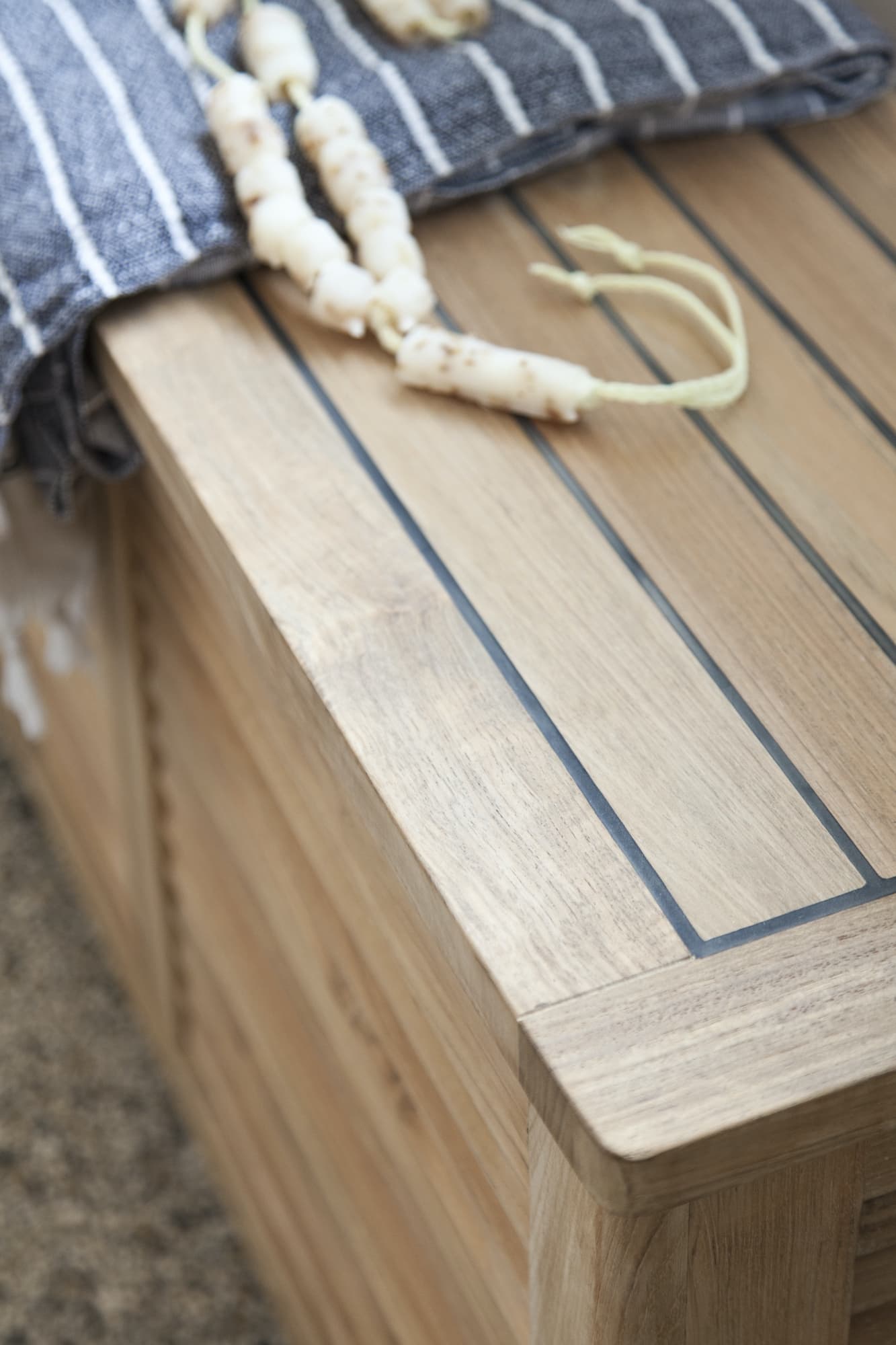 Classic Aufbewahrungsbox aus Teakholz 130cm