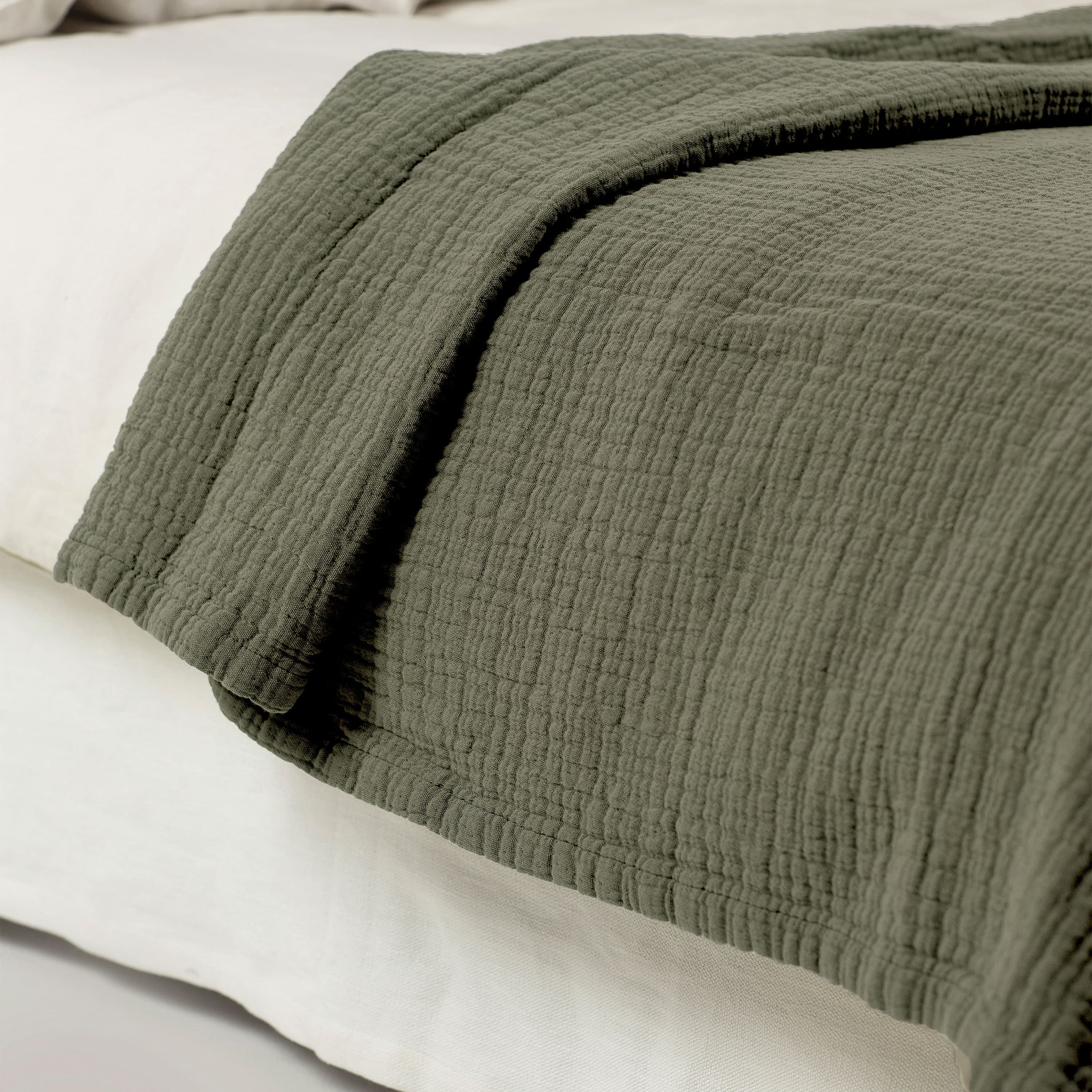 Denise Tagesdecke Khaki 270x250