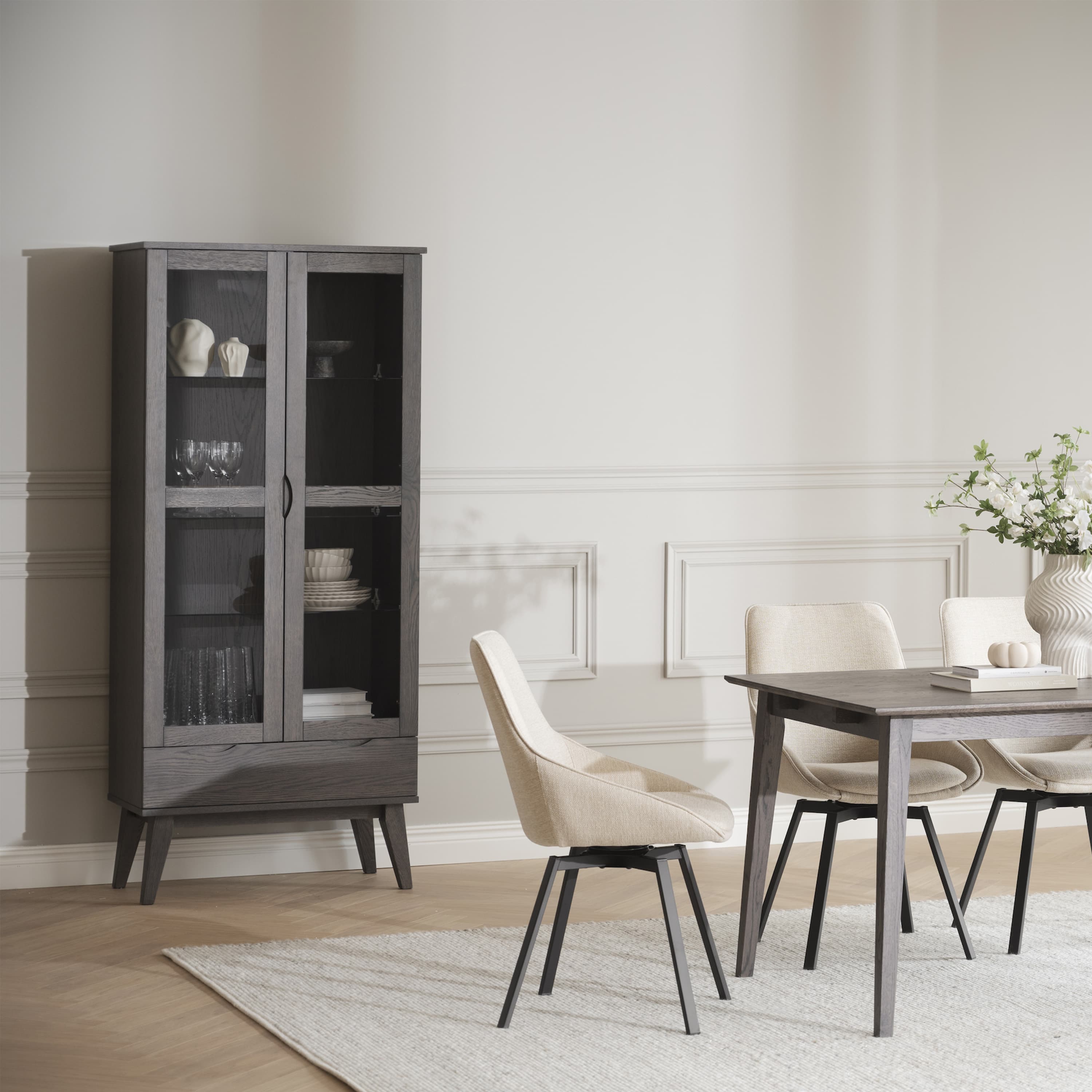Filippa Glass cabinet Dark Brown 185cm