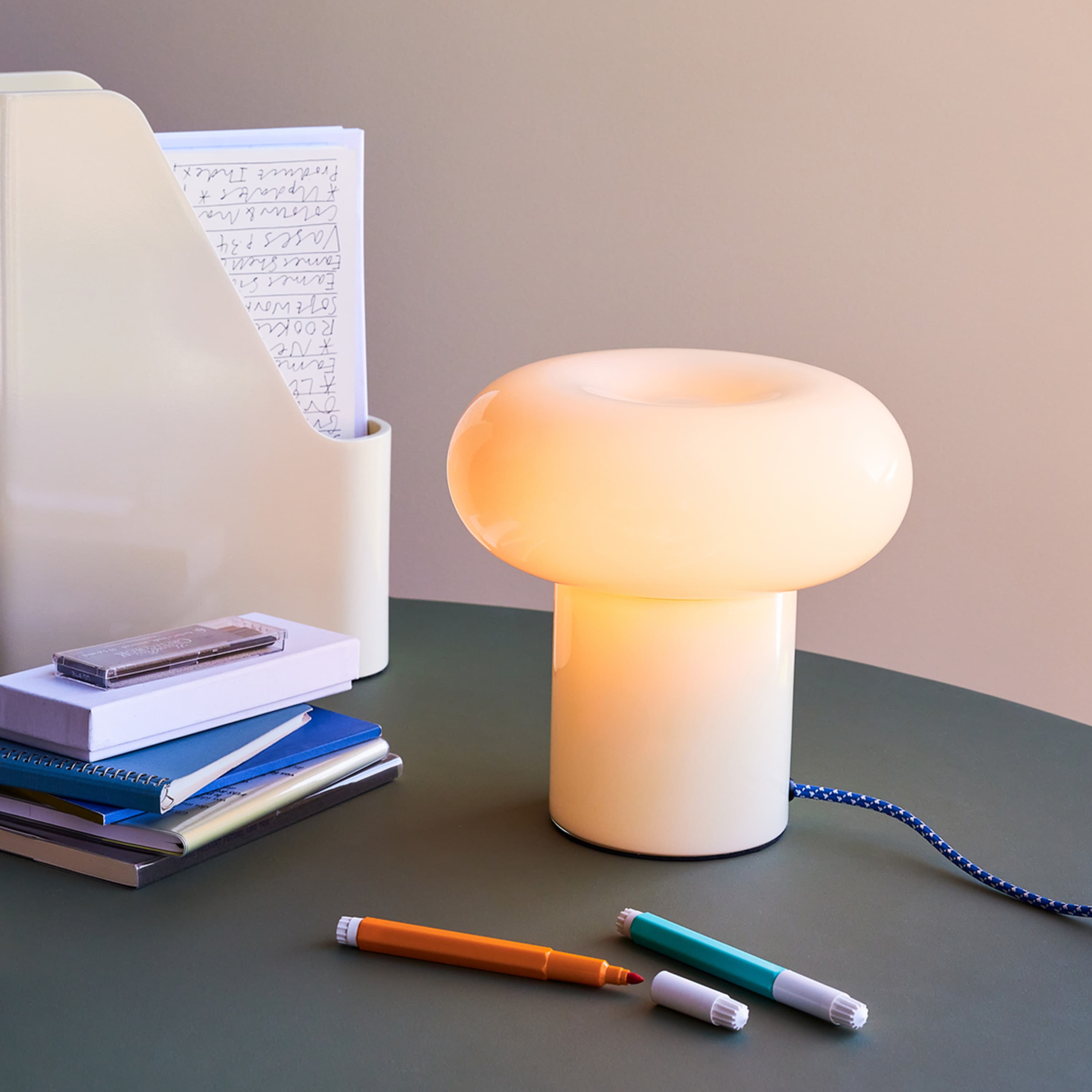 Hues Tischlampe Light green Ø23