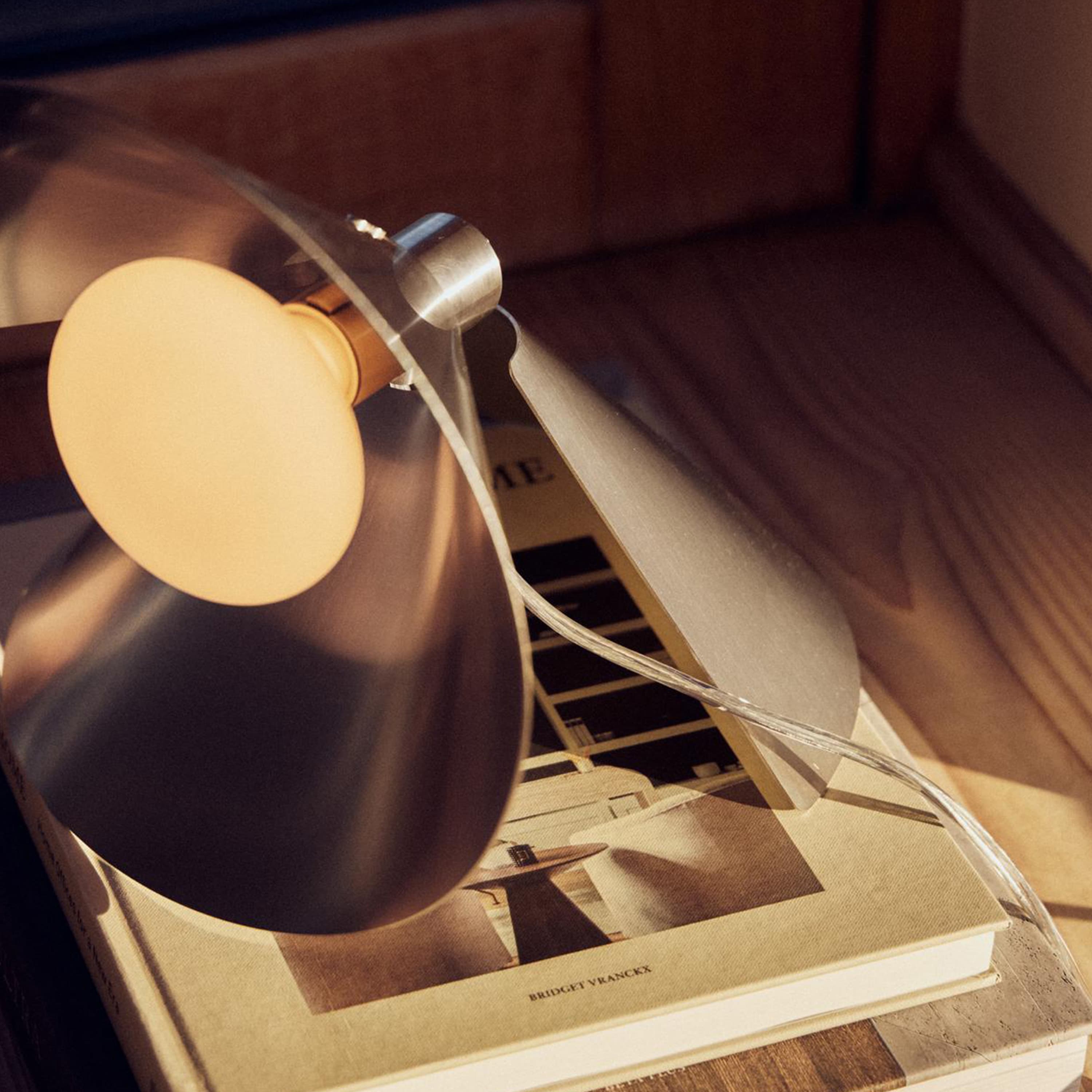 Peel Tischleuchte Brushed Stainless Steel