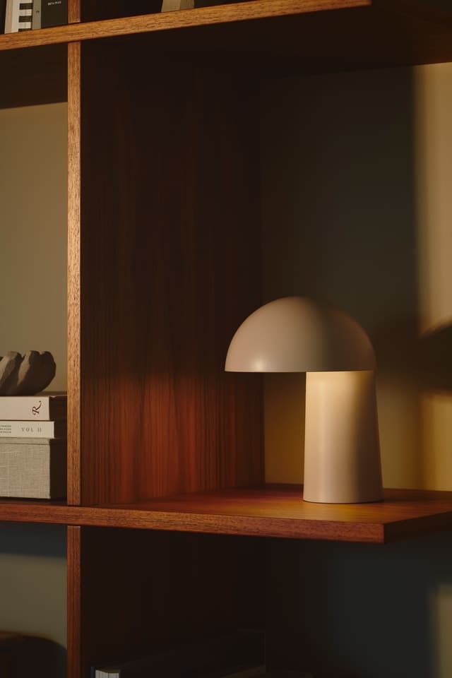 Faye Tragbare Tischlampe Beige