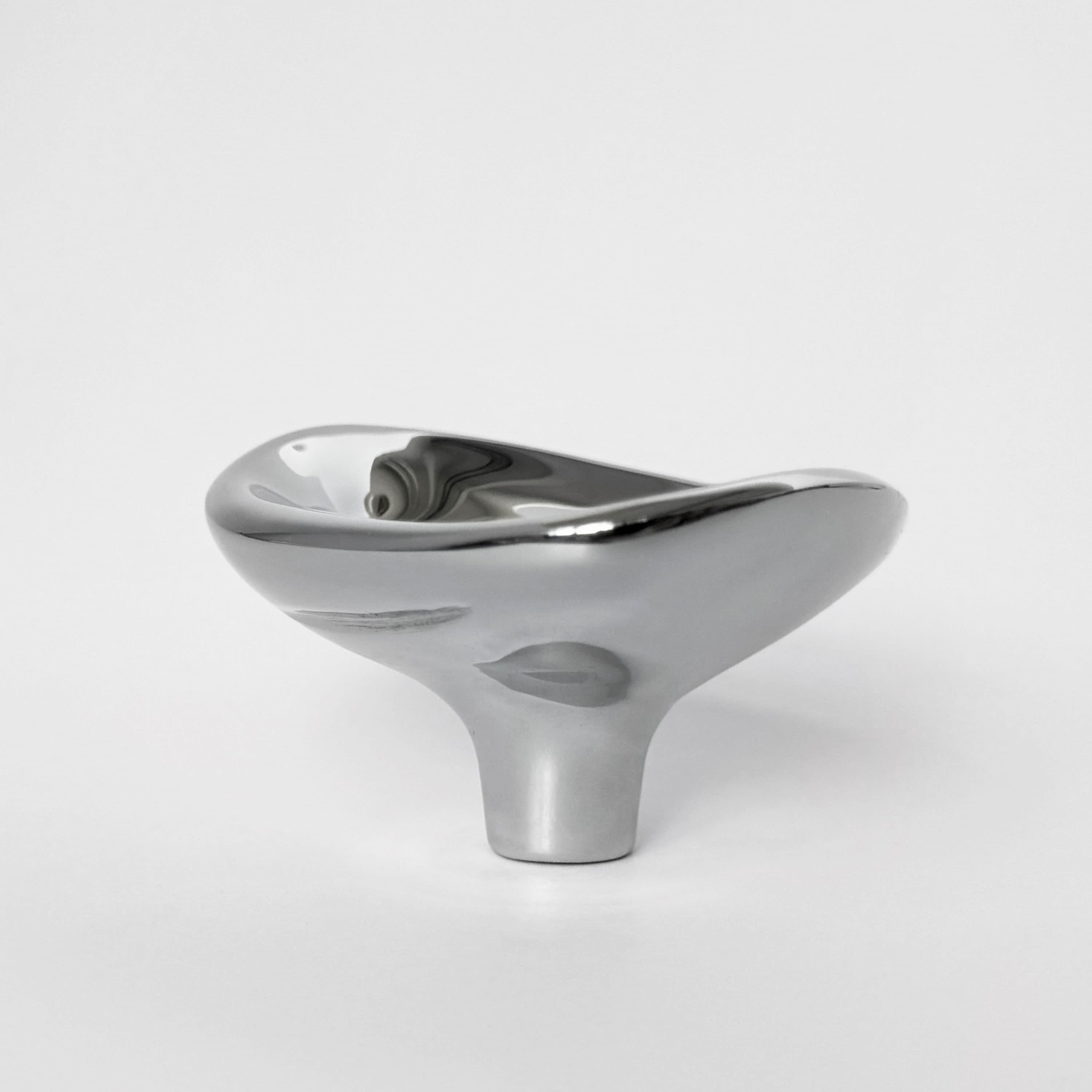 Ripple Nr. 01 Wandhaken Titan Klein