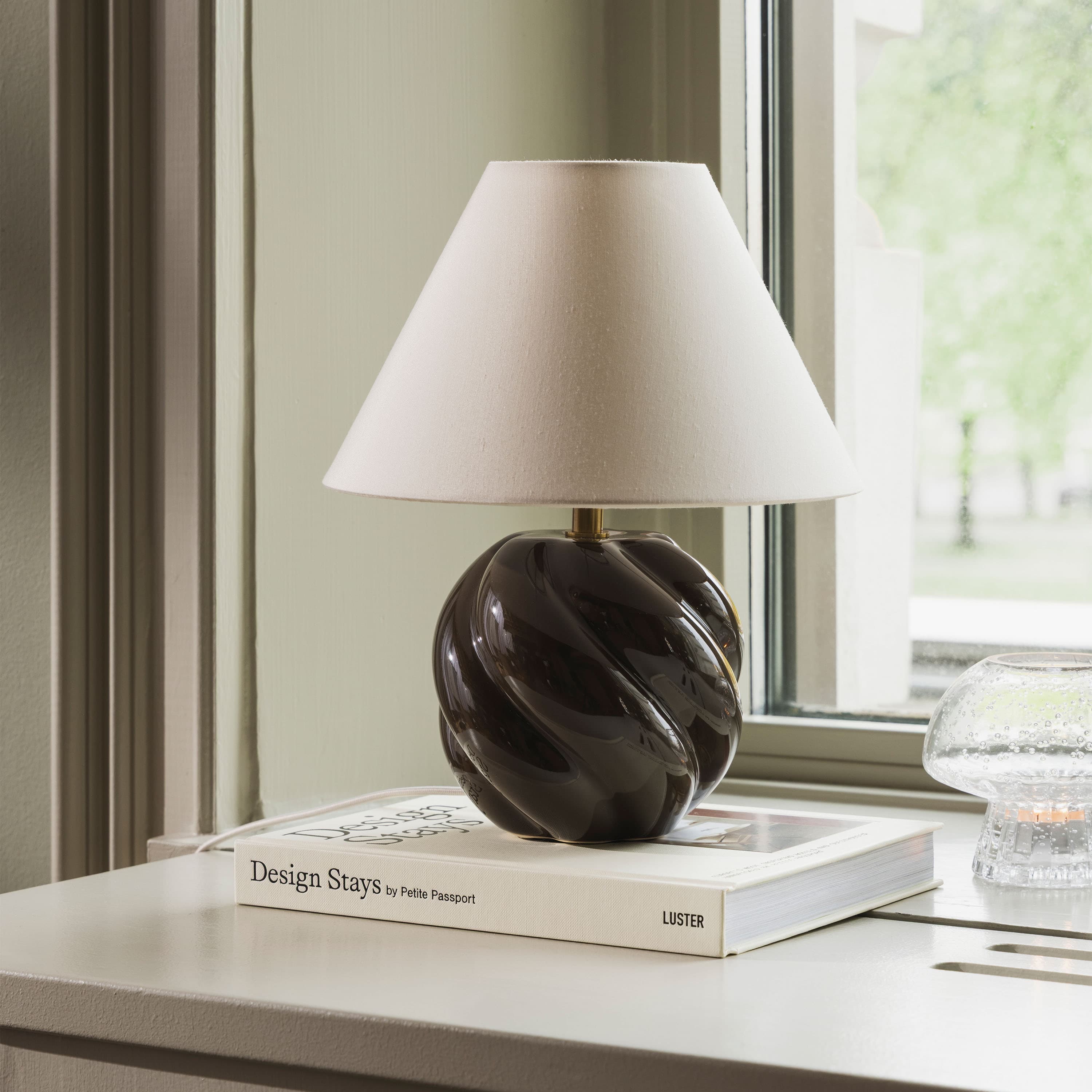 Dahlia Table lamp Mocha 24cm