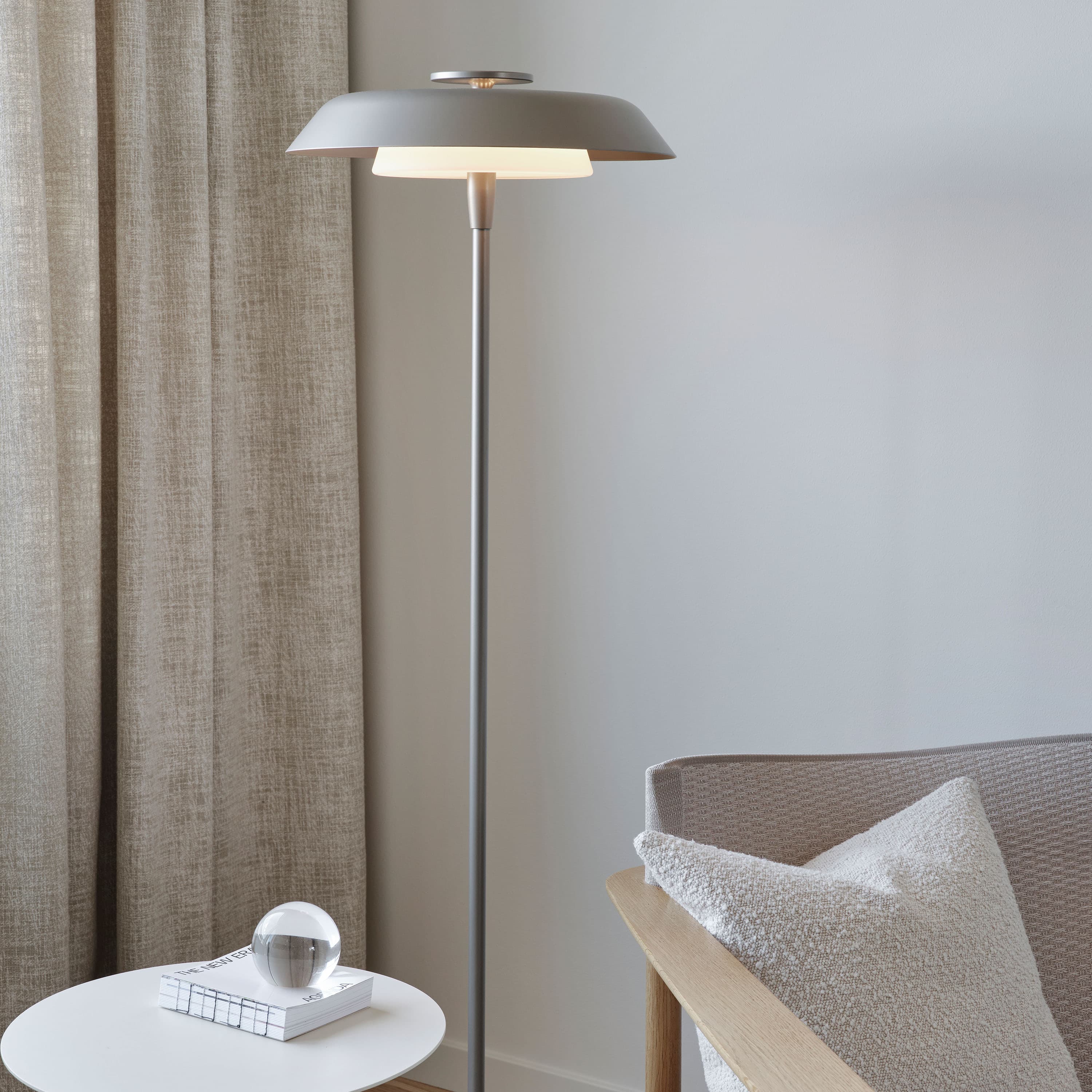 Horisont Stehleuchte Metallic Champagne 141cm