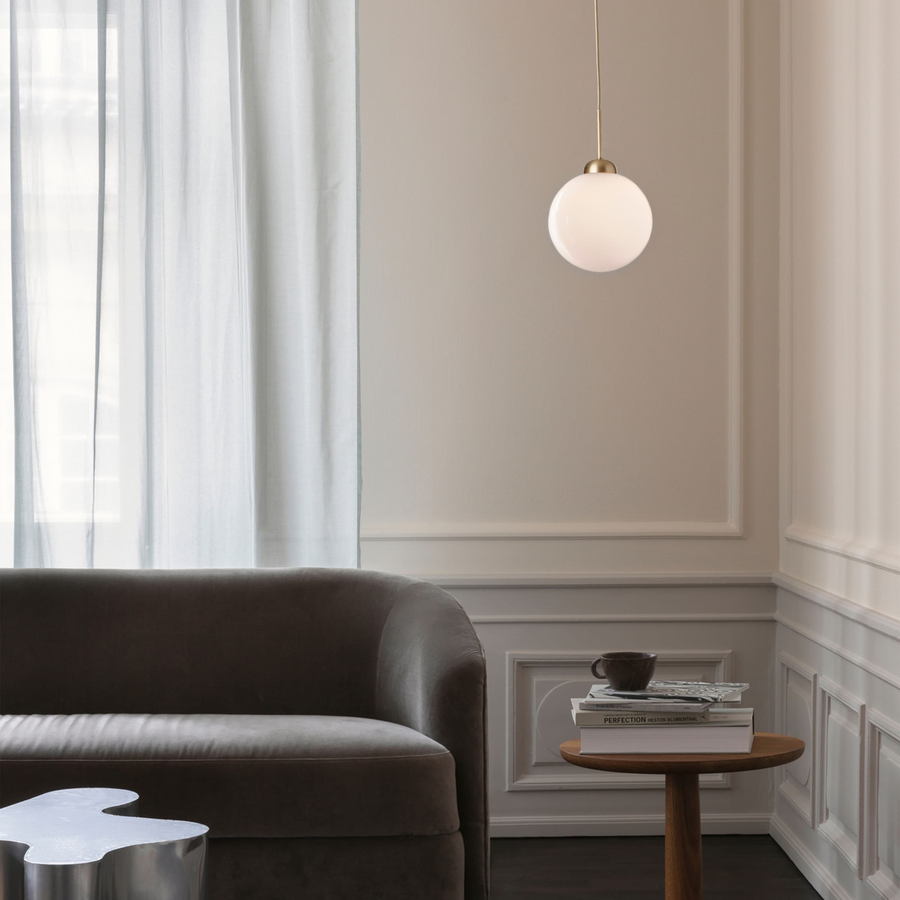 Apiales 1 Deckenleuchte Brushed Brass/Opal Large