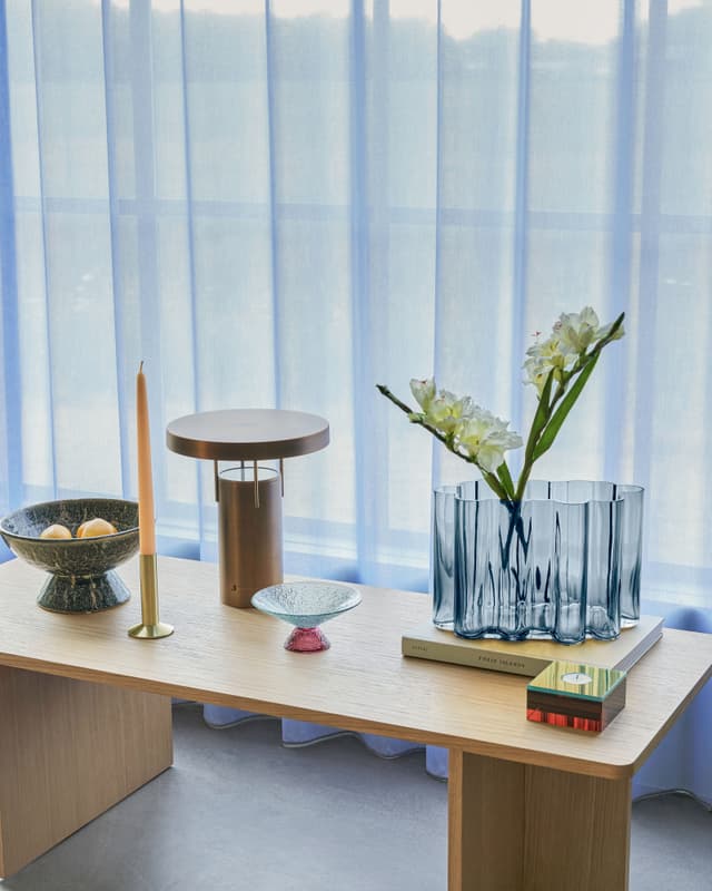 Umber Vase Blau