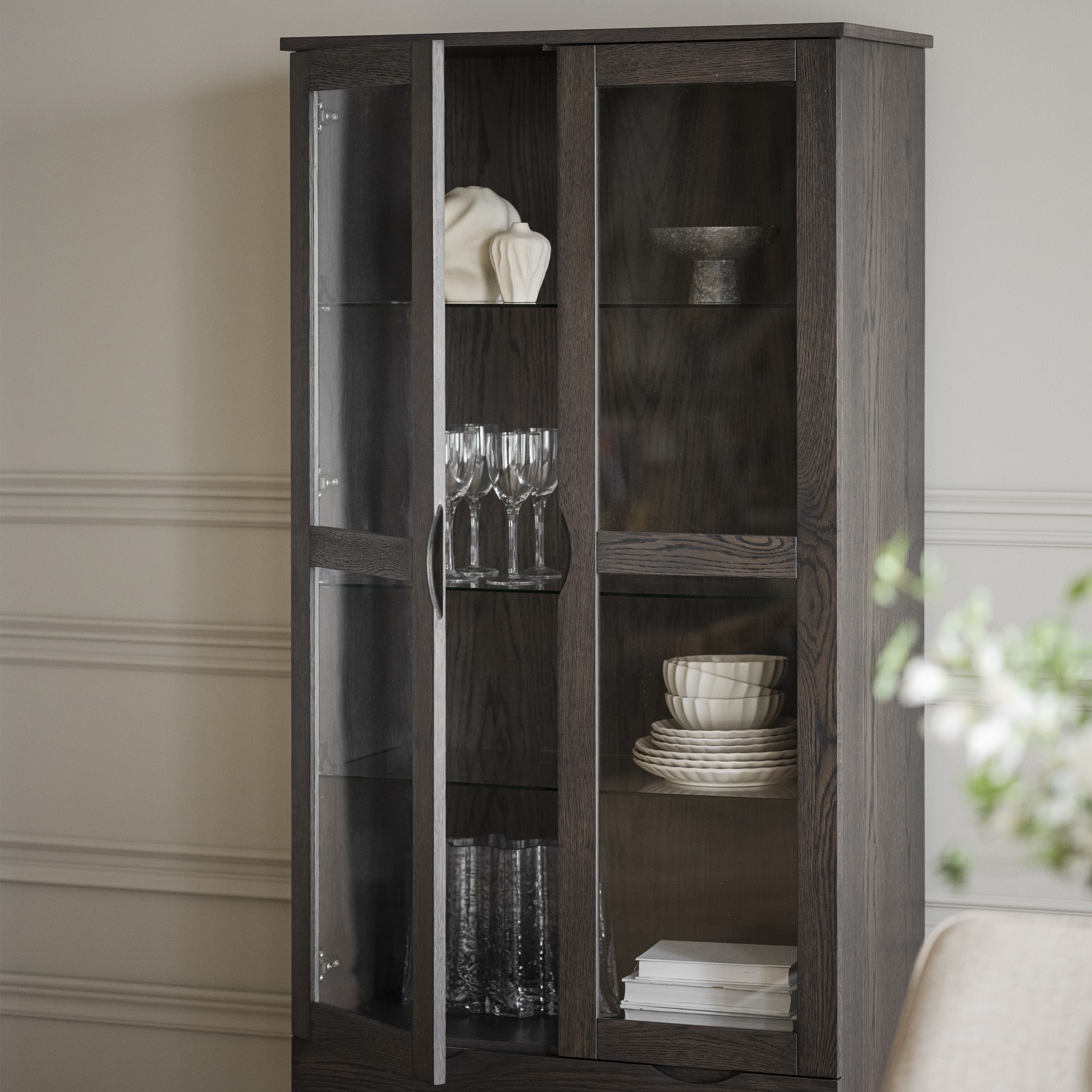 Filippa Glass cabinet Dark Brown 185cm