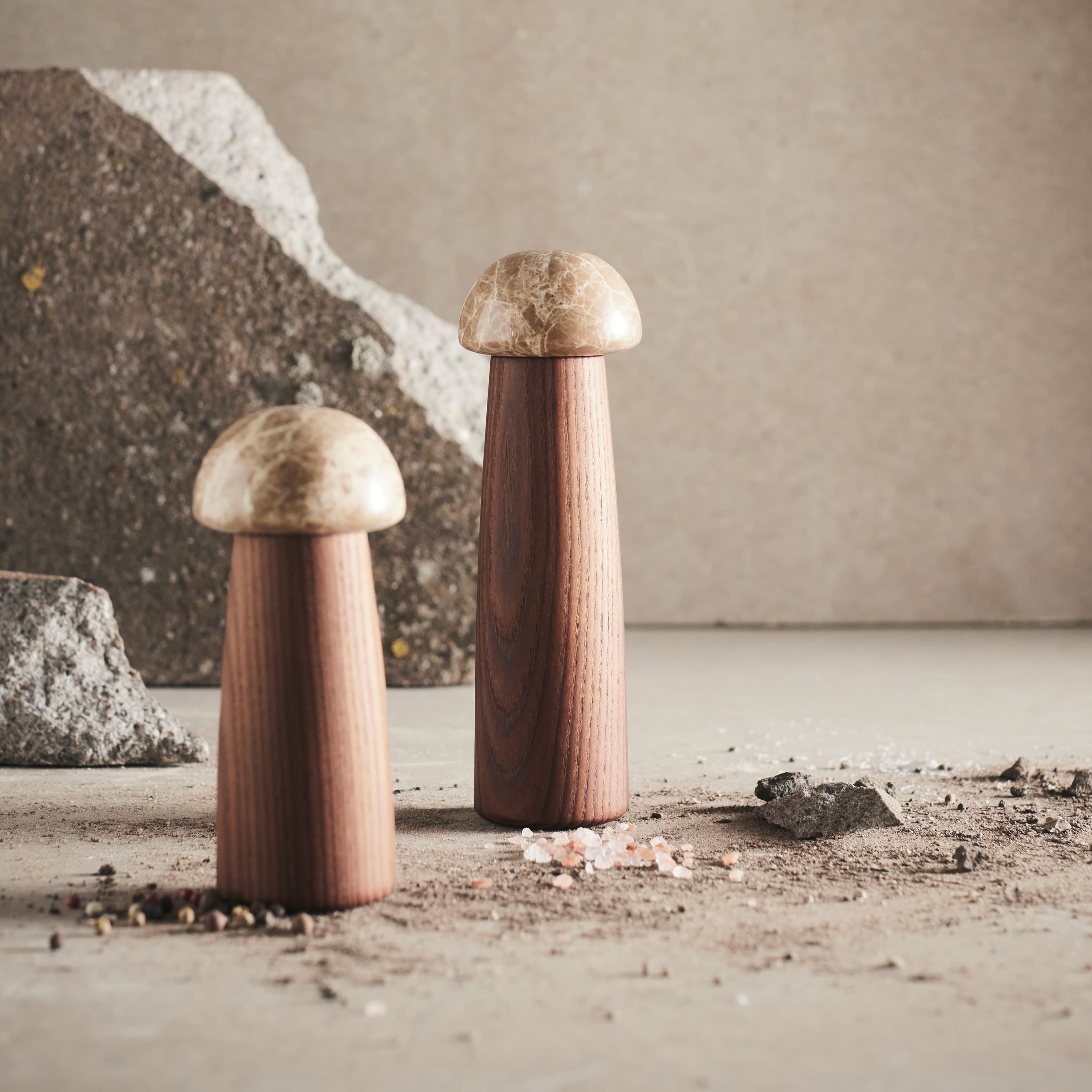 Mill Yami Salt- och Pepparkvarn Carbonized Ash/Marble Small
