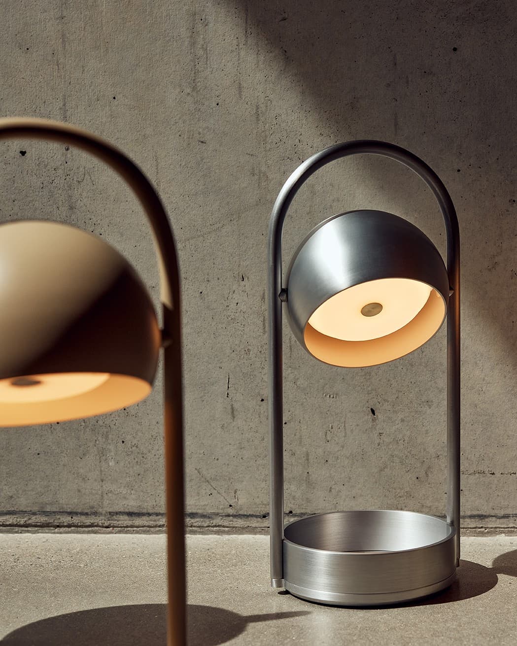 Ball Portabel Bordslampa Brushed Aluminium 32cm
