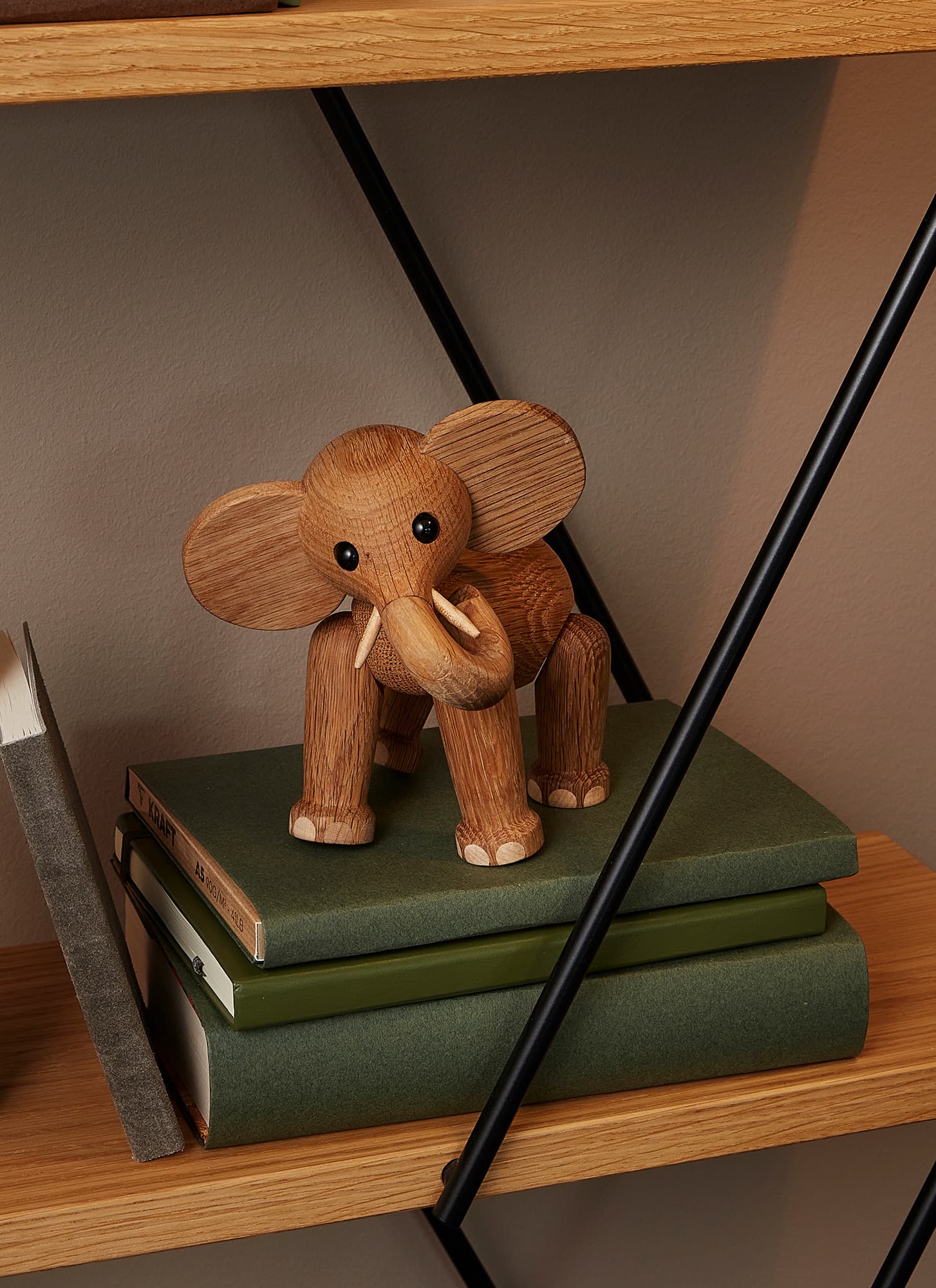 Ollie Elefant Dekoration Eiche/Ahorn 15cm