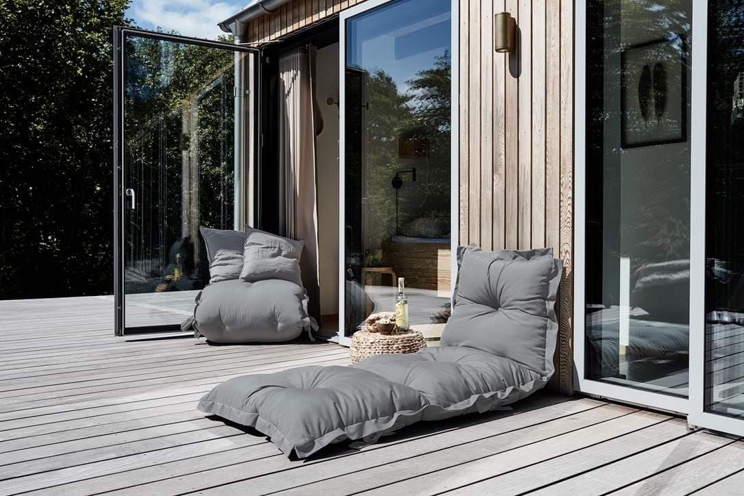 Sit And Sleep Outdoor Loungemadrass White