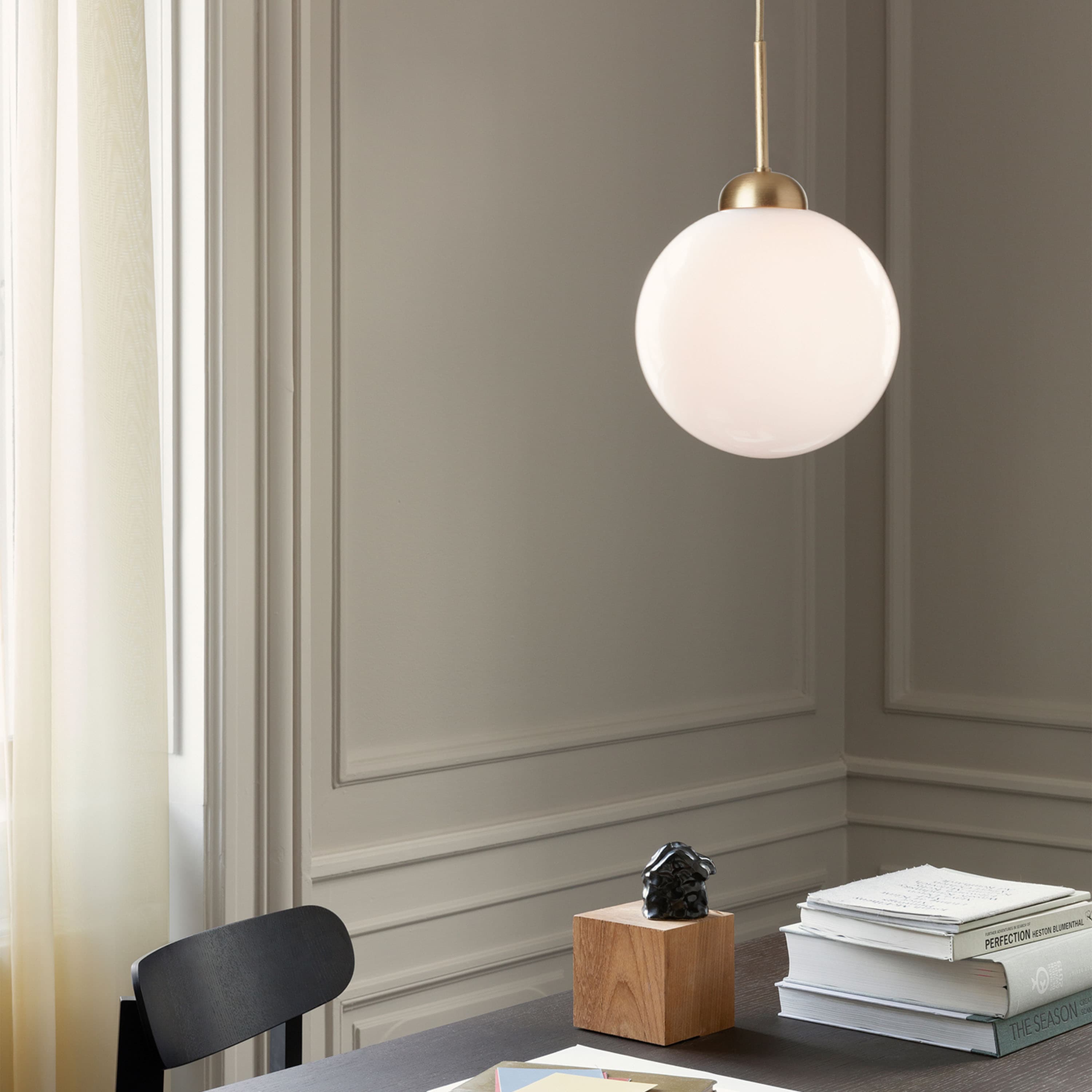 Apiales 1 Deckenleuchte Brushed Brass/Opal Large