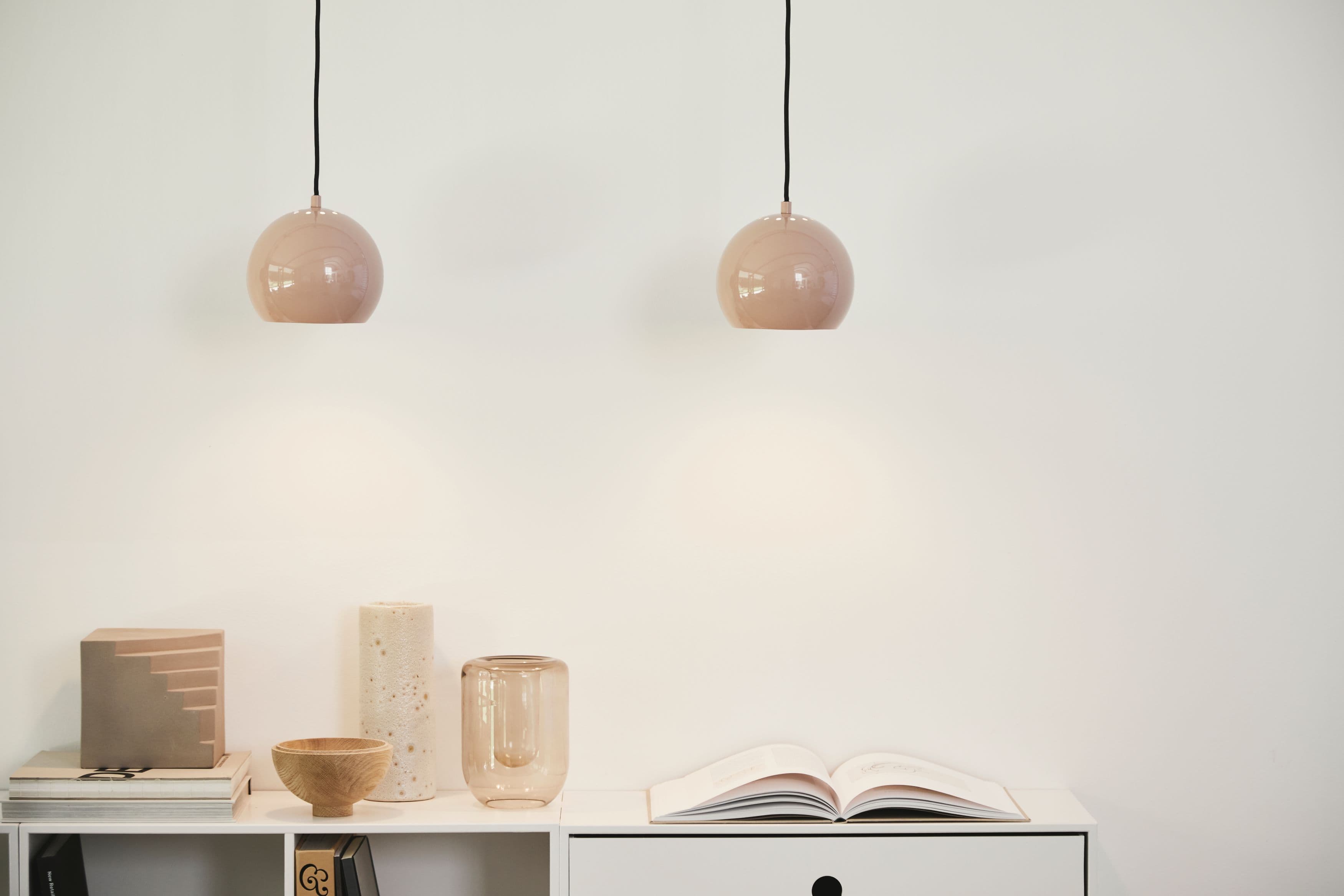 Ball Taklampa Glänzendes Warmgrau Ø18