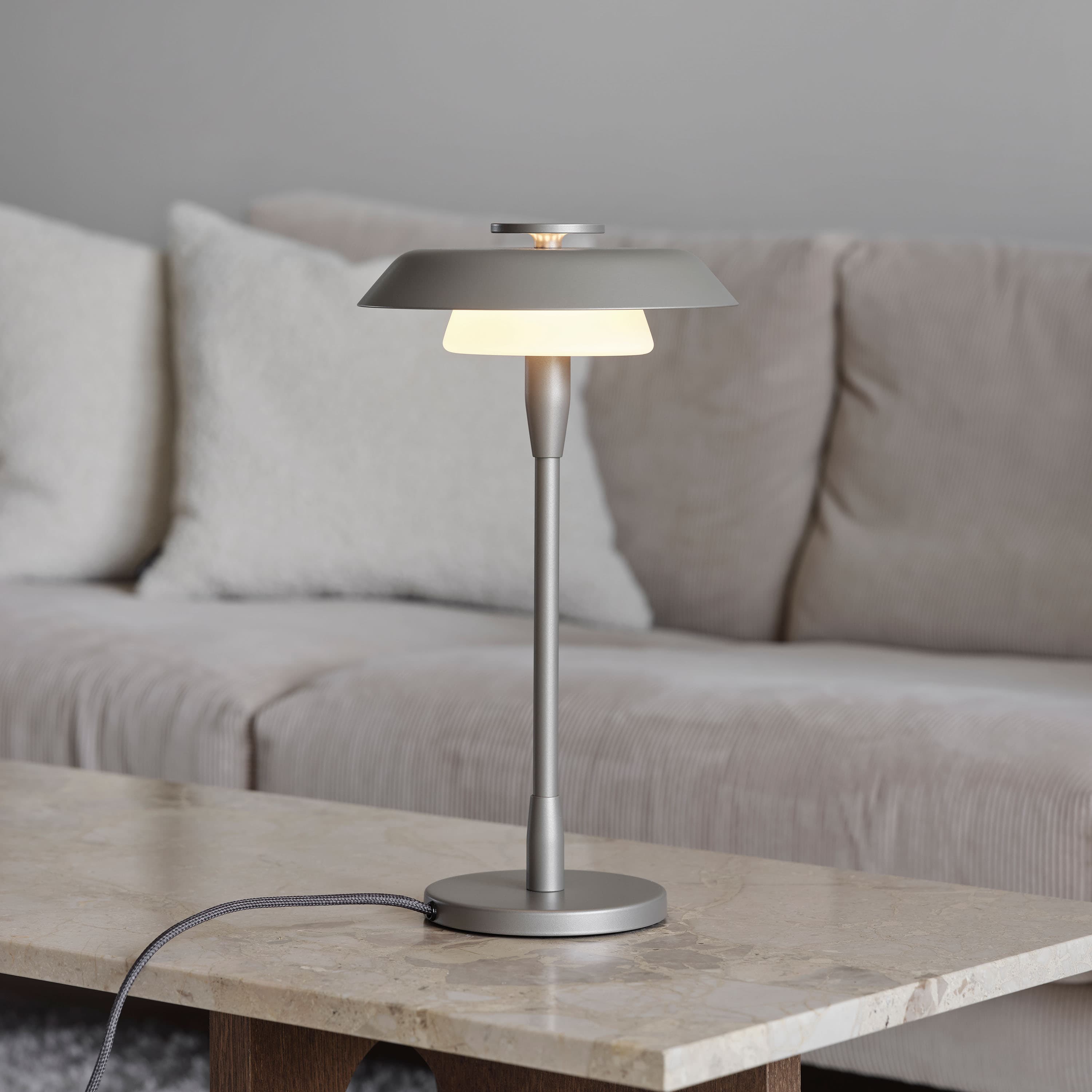 Horisont Table Lamp Metallic Champagne 47cm