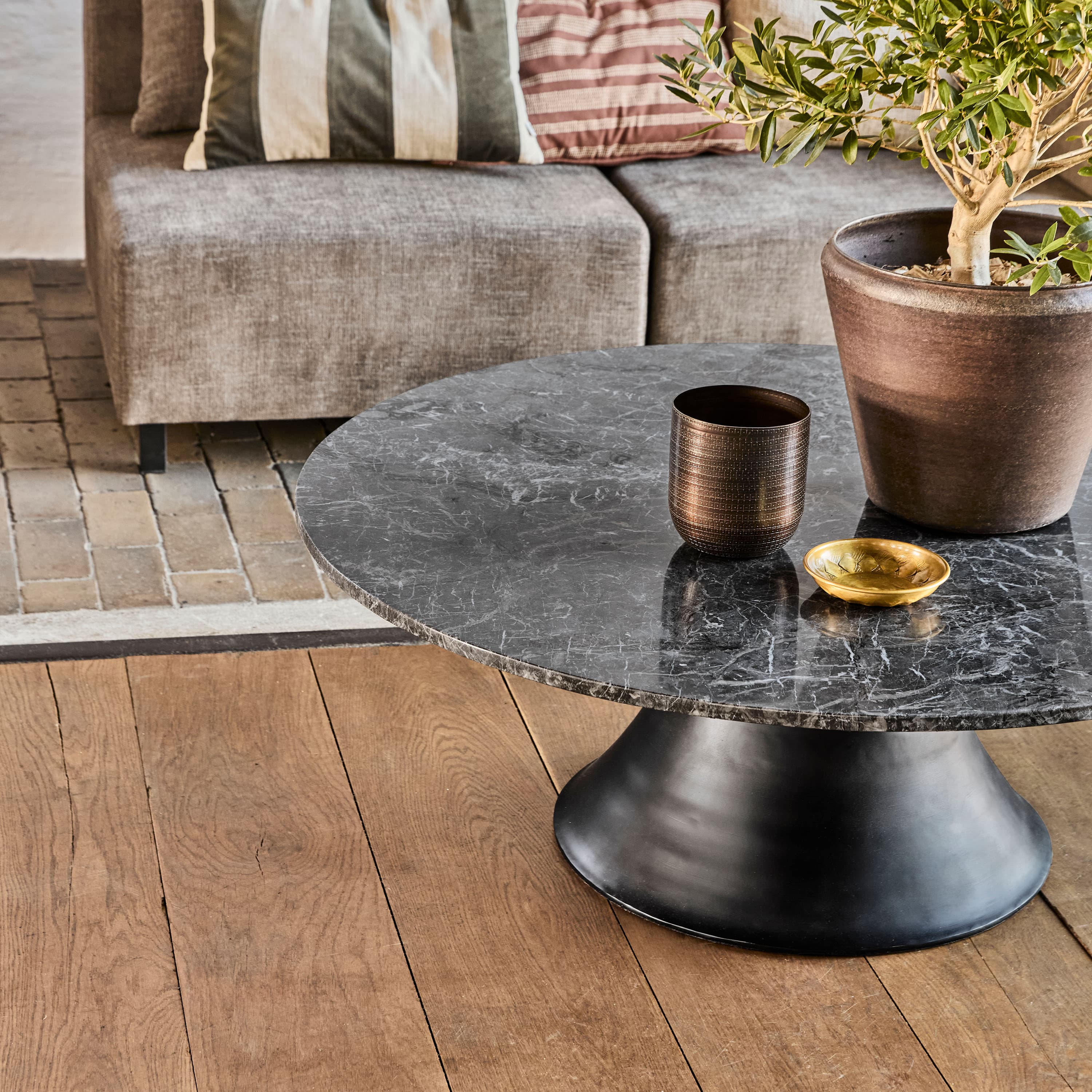 Gaya Couchtisch Braun Ø120