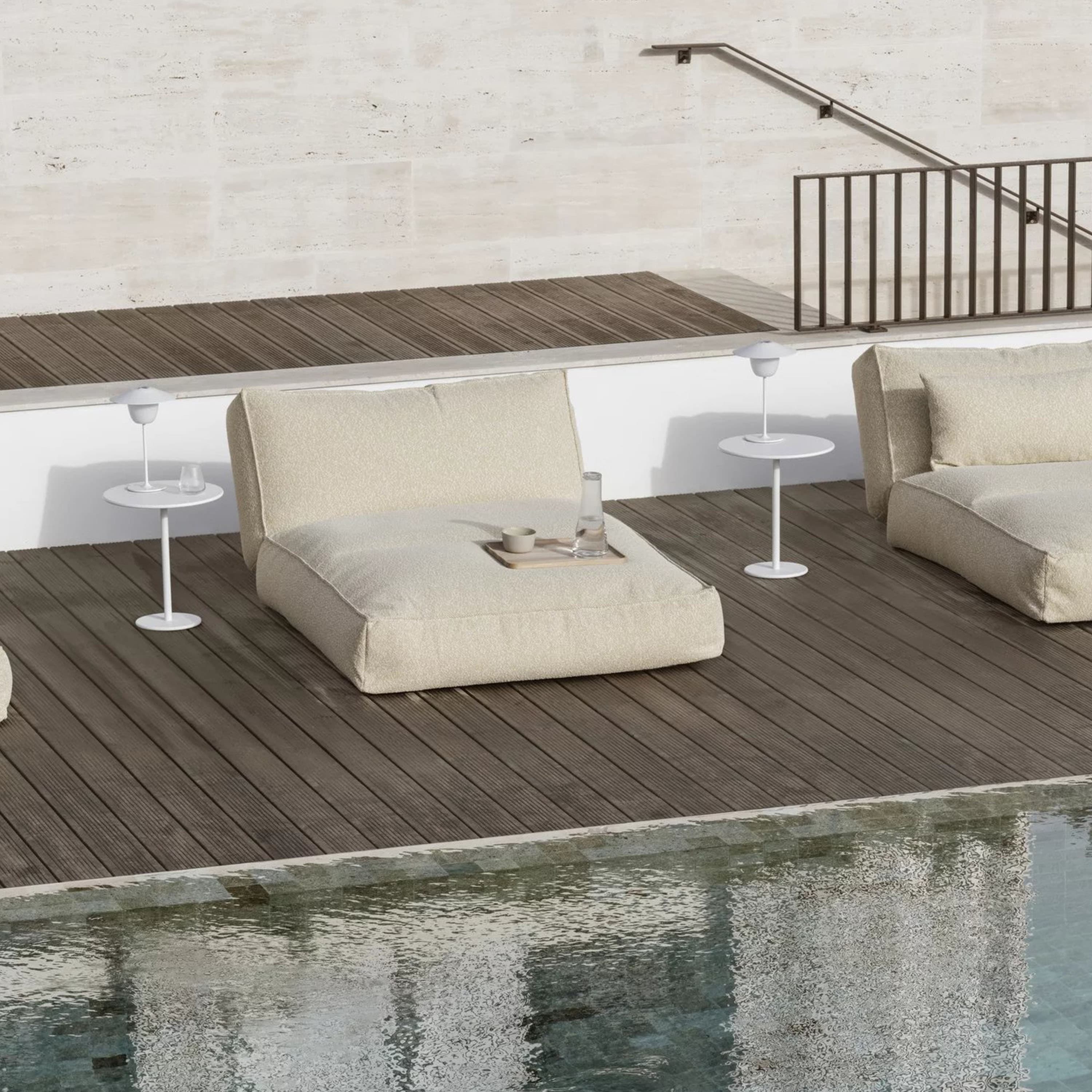 Stay Utomhus Sidobord Warm Gray Ø40
