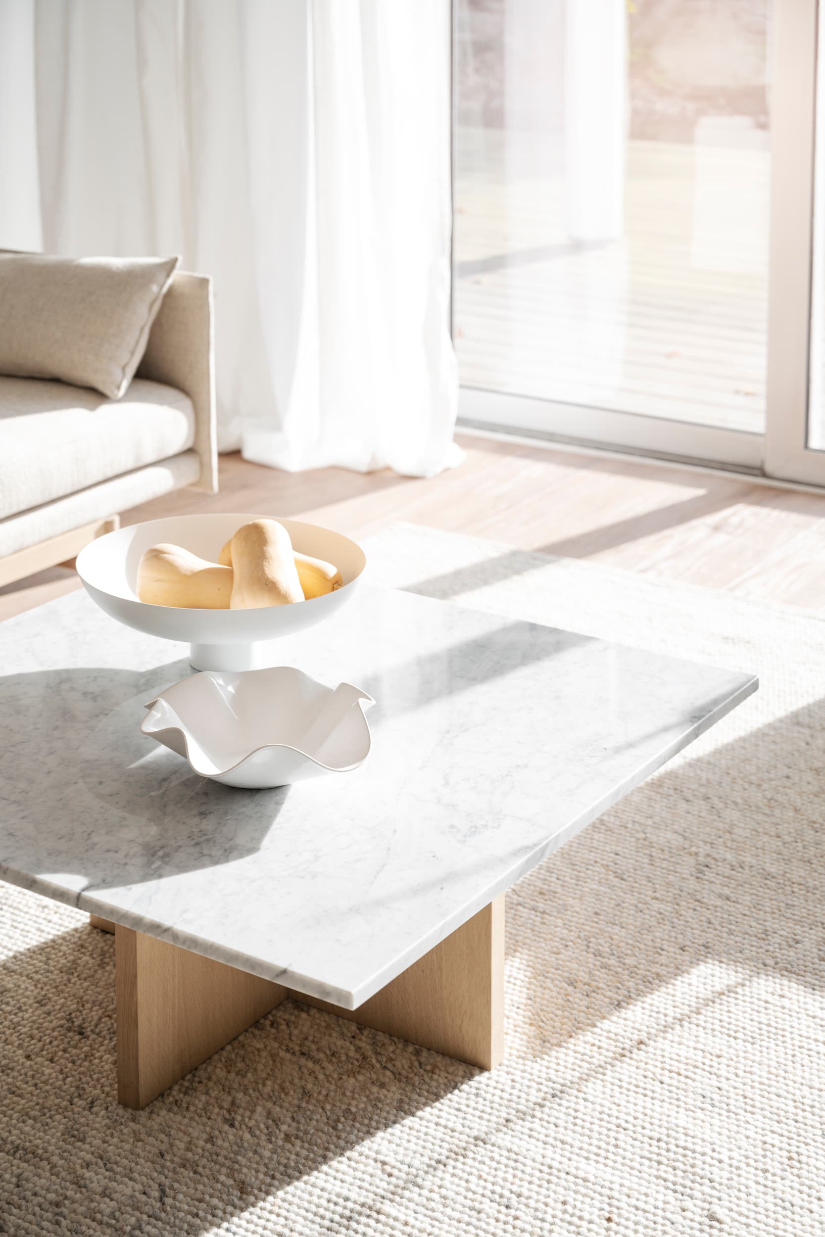 Brooksville Couchtisch Weißer Marmor/Weiß pigmentiert 90x90