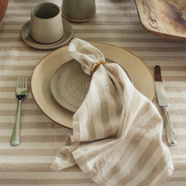 Riviera Tischdecke Sand 145x330