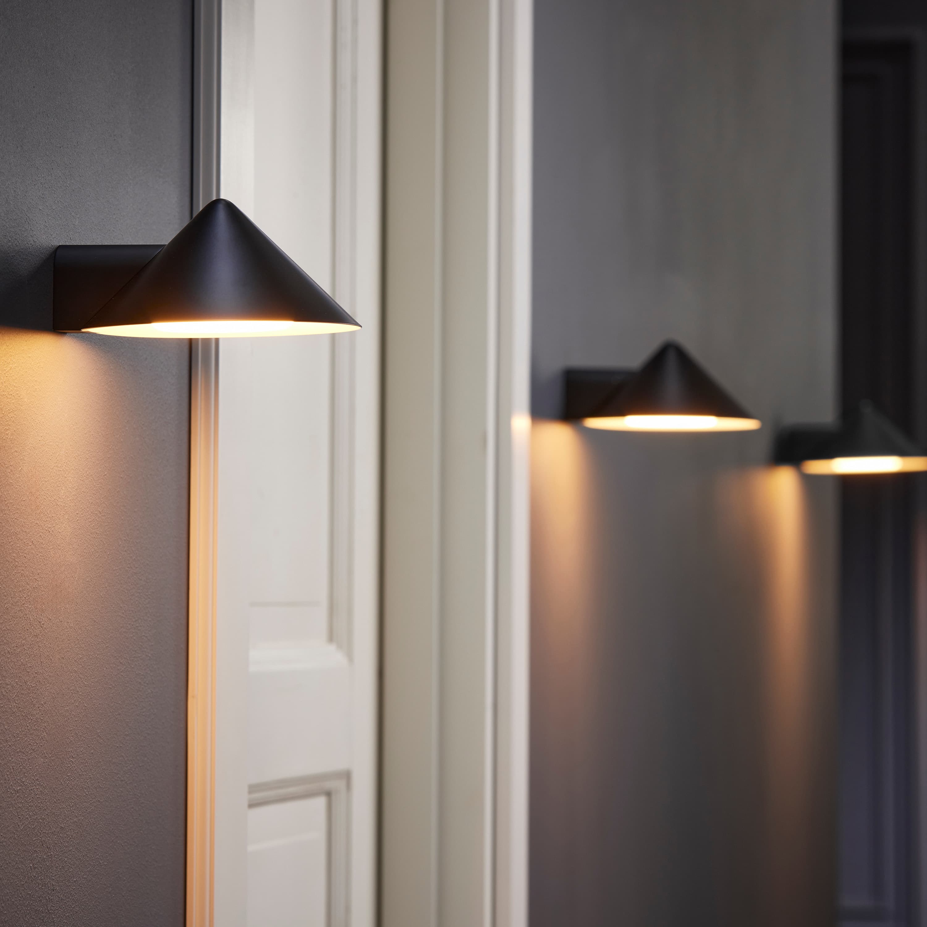 Grasp Wall Lamp Matt Black