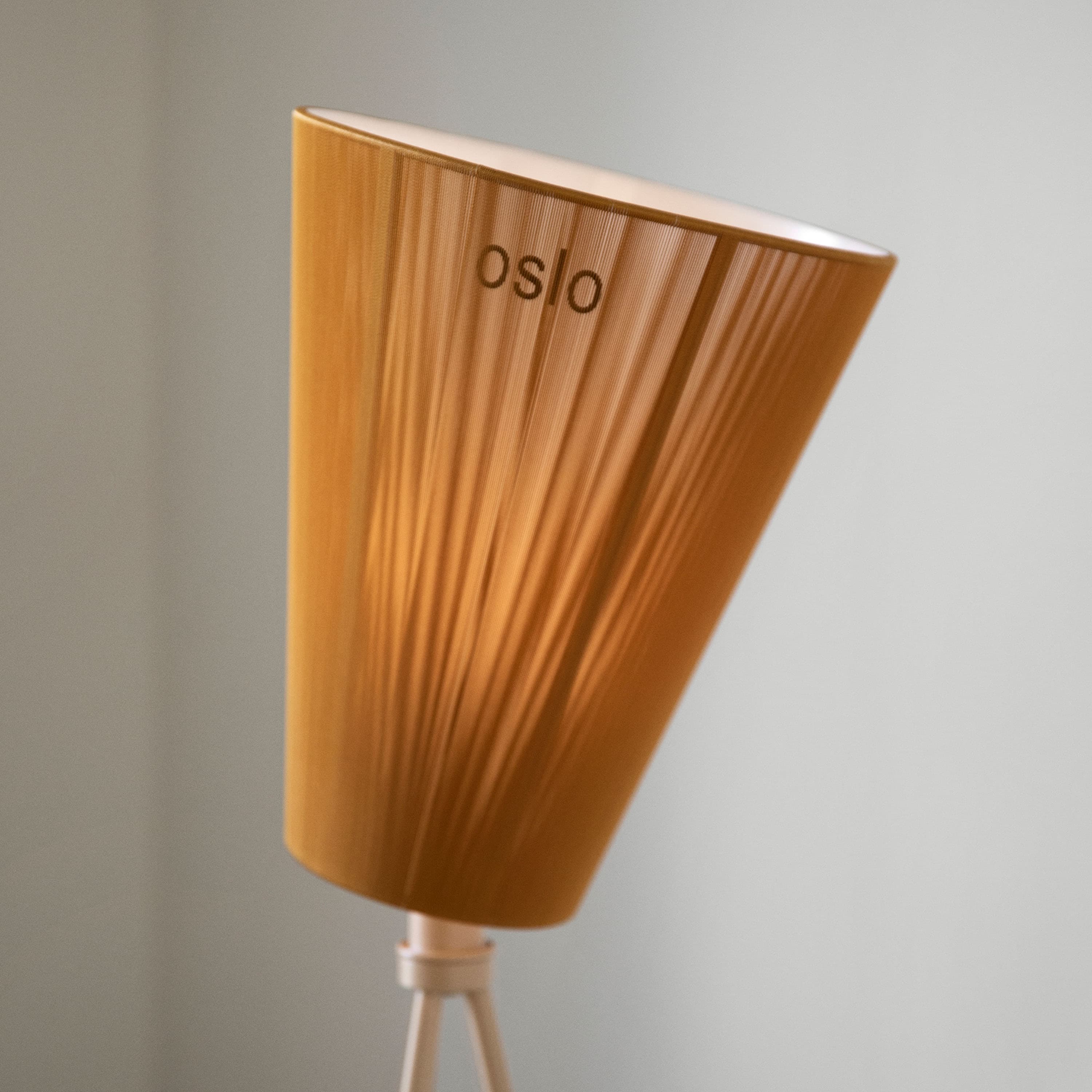 Oslo Wood Stehlampe Schirm Caramel