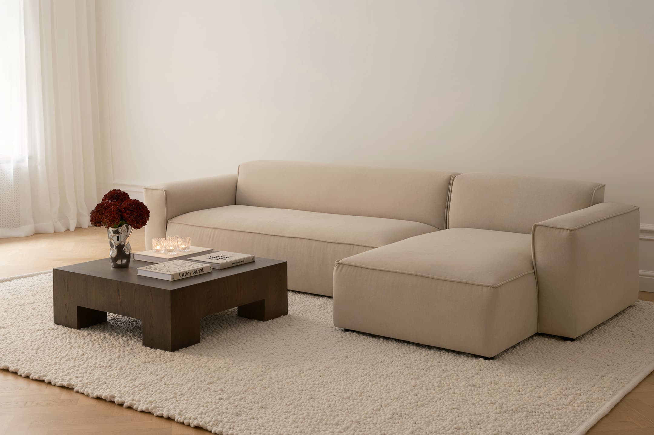 Bobbie 4-Sitzer Sofa mit Recamiere rechts Beige 322 cm