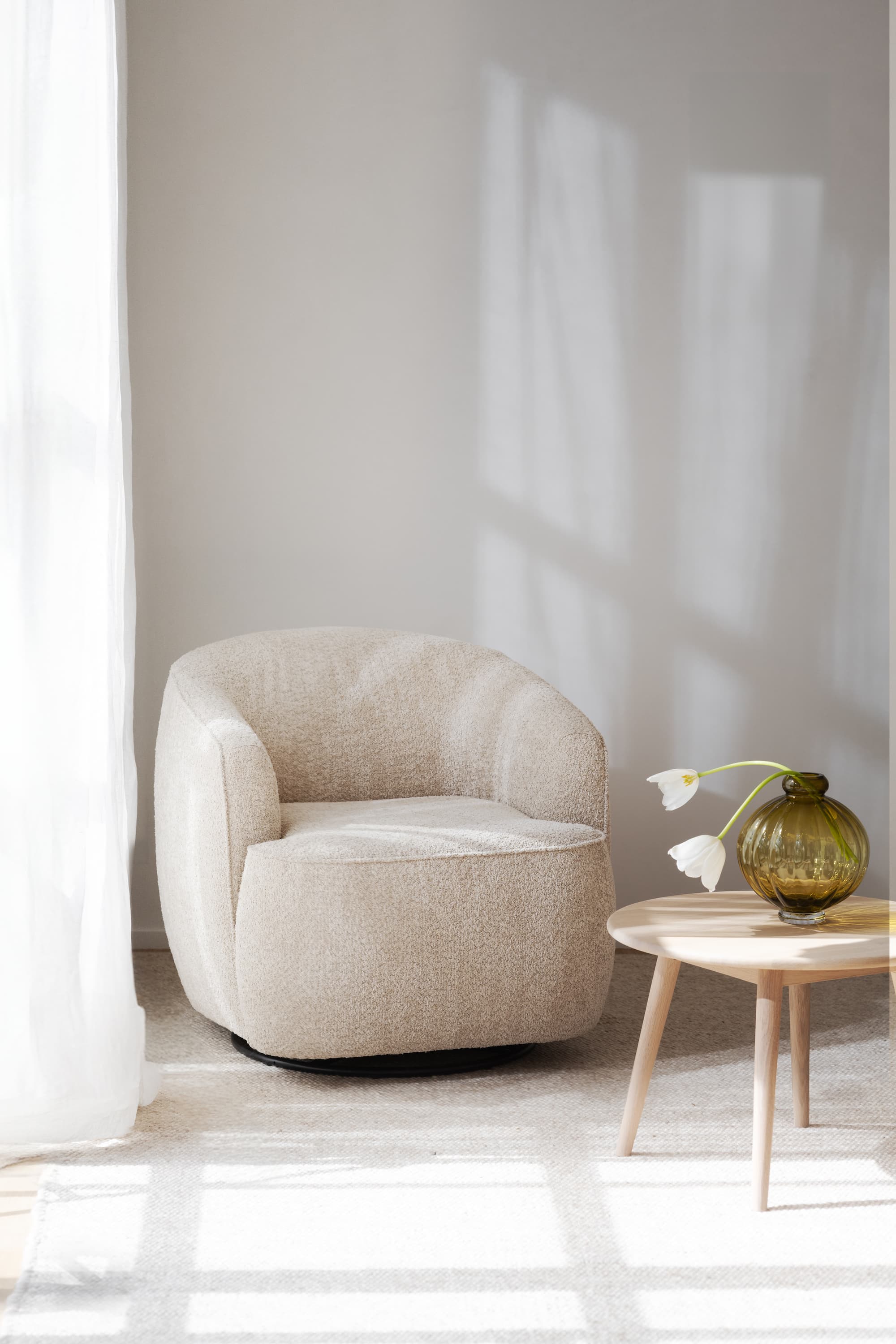 Dermot Armchair Swivel Legs Light Beige