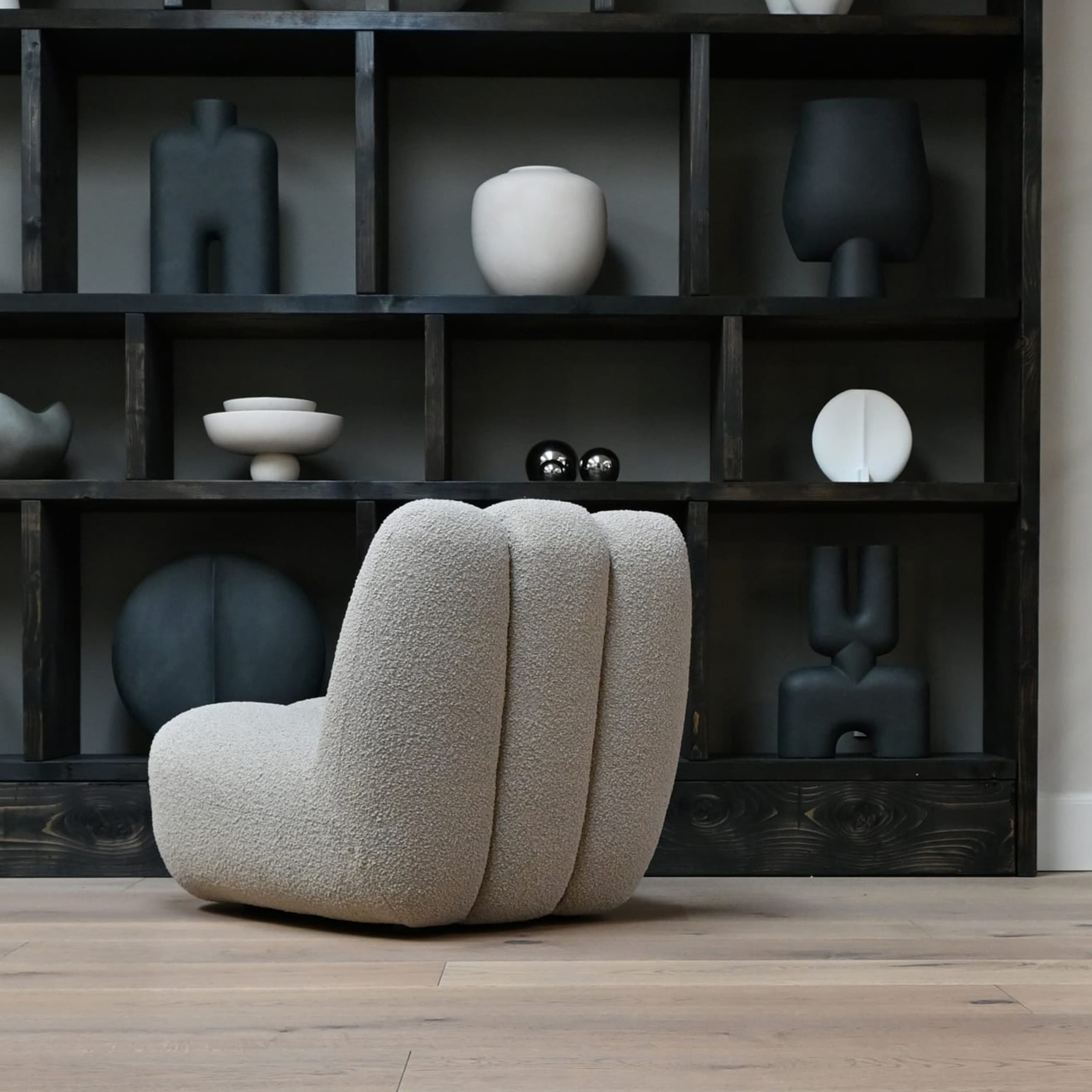 Toe Lounge Chair Smoked Sand