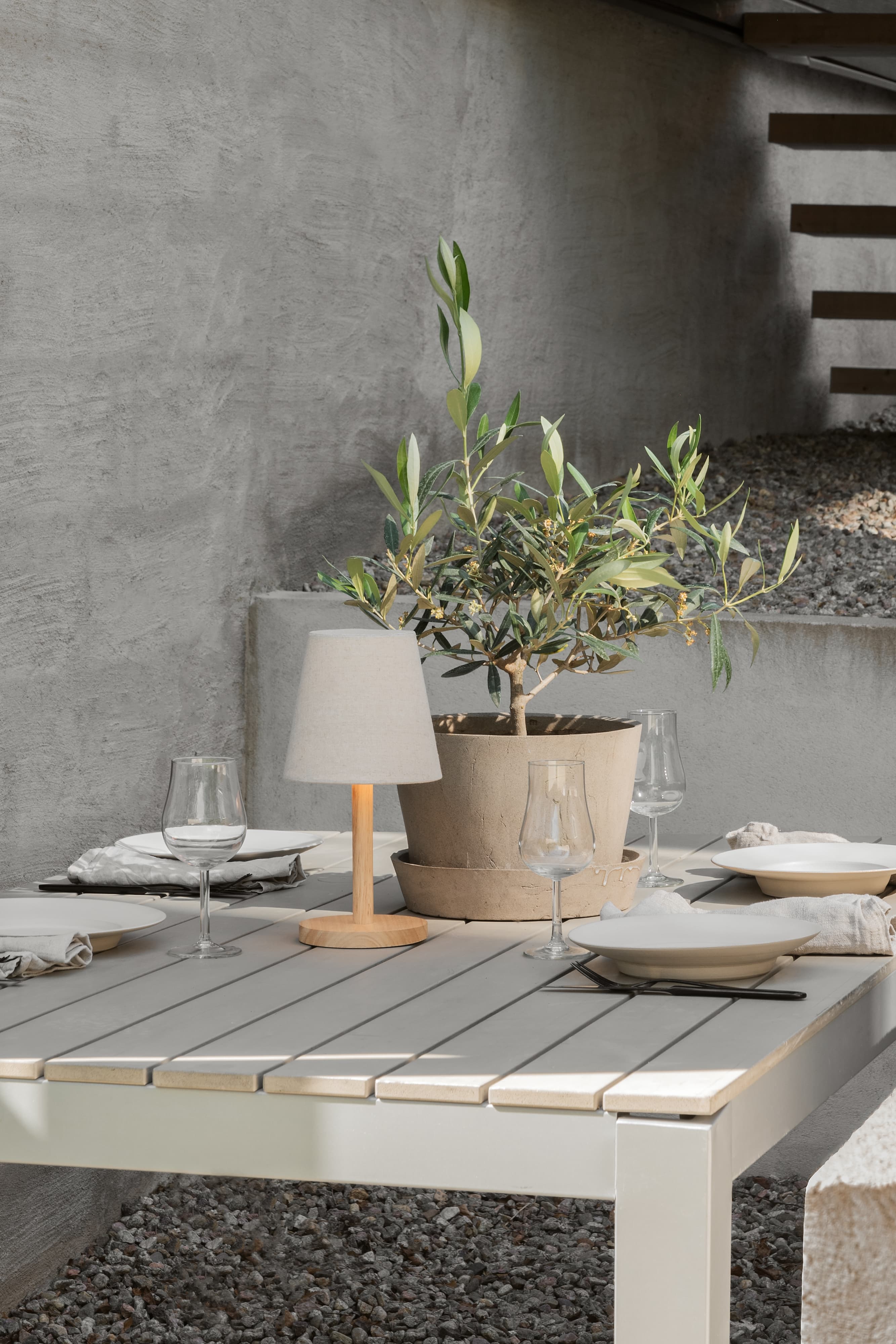 Tess Tragbare Tischlampe Natural 29cm