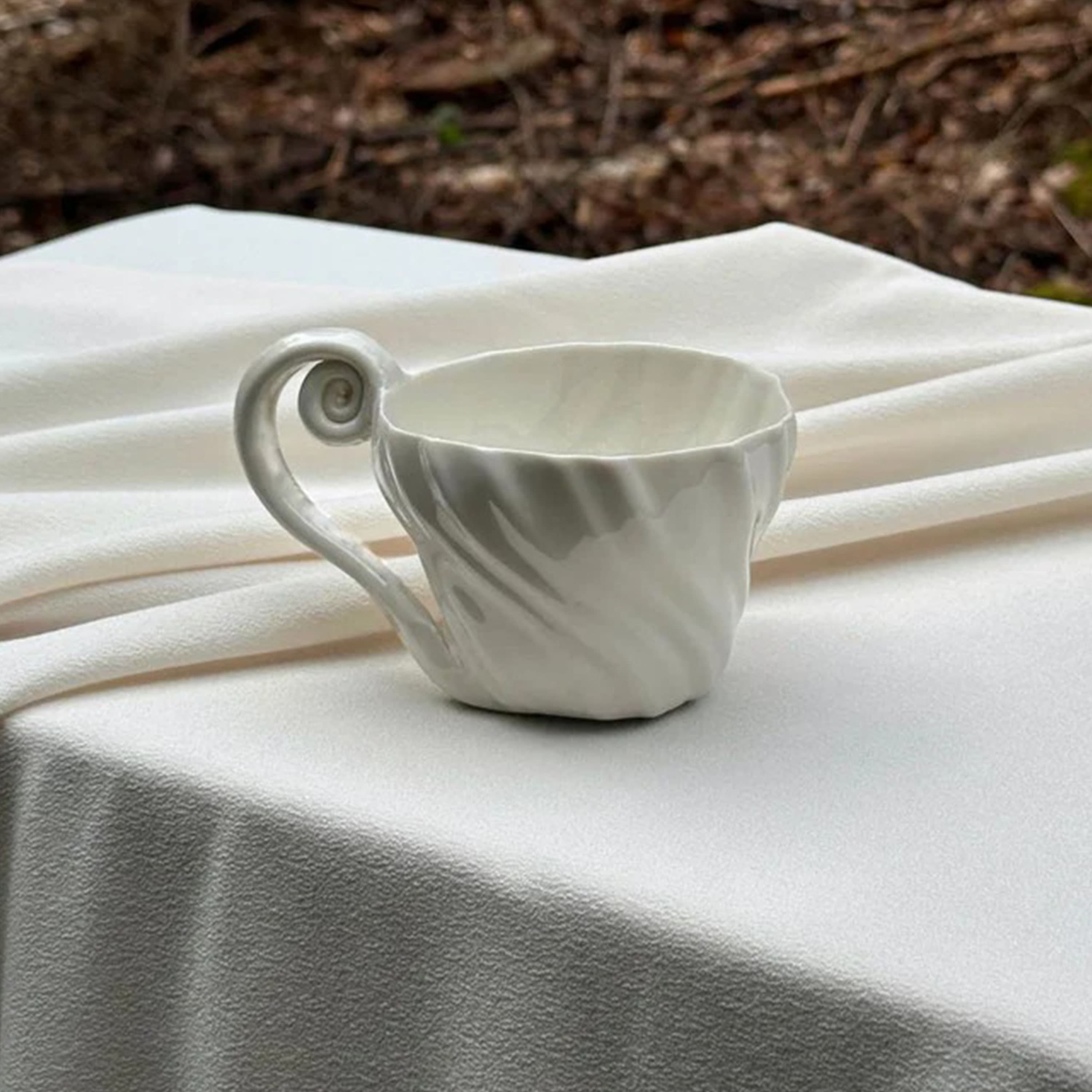 The Tides Cup with handle White