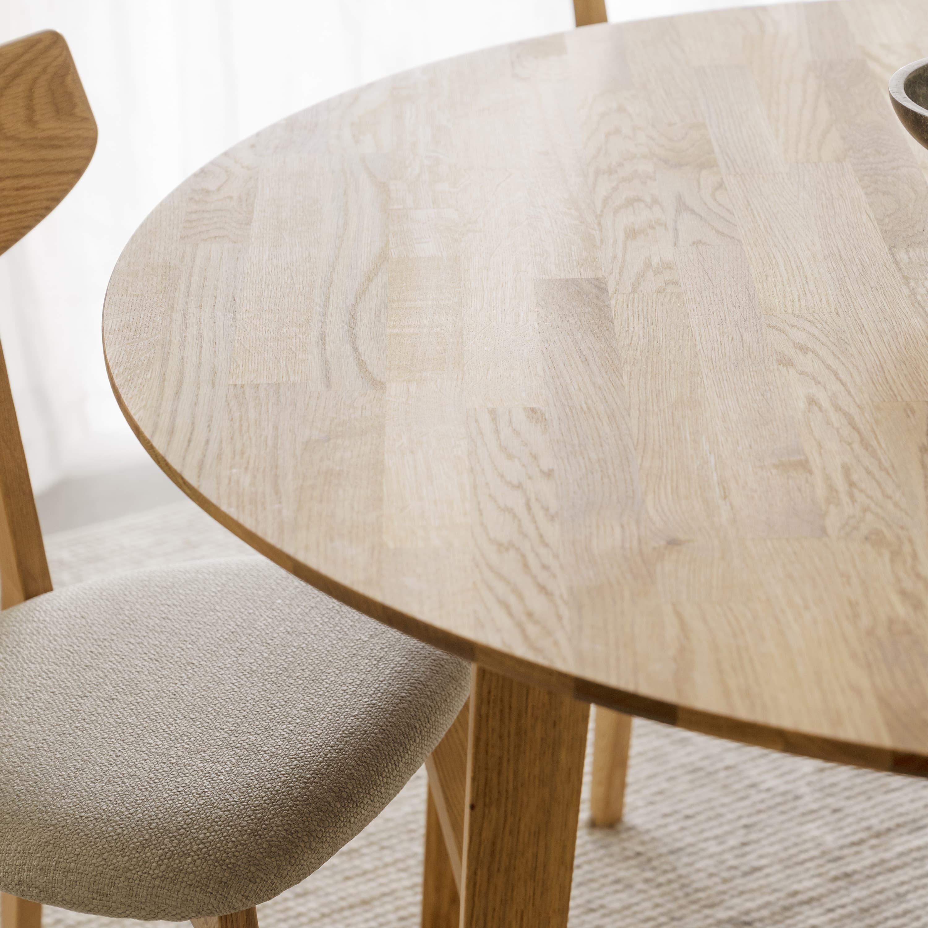 Filippa Dining Table Oak Ø120/165cm
