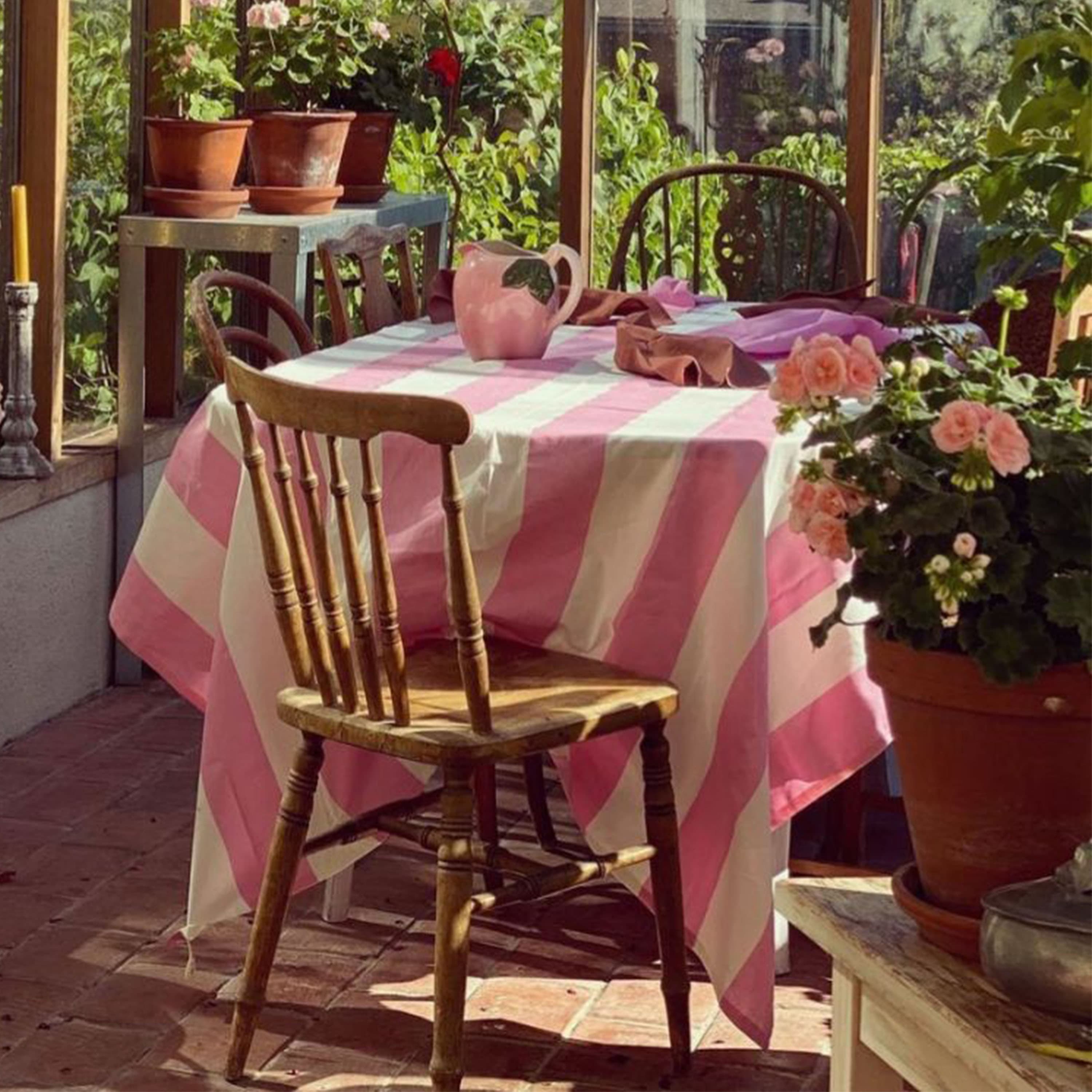 Gaia Tischdecke Rosa/Weiß 145x180
