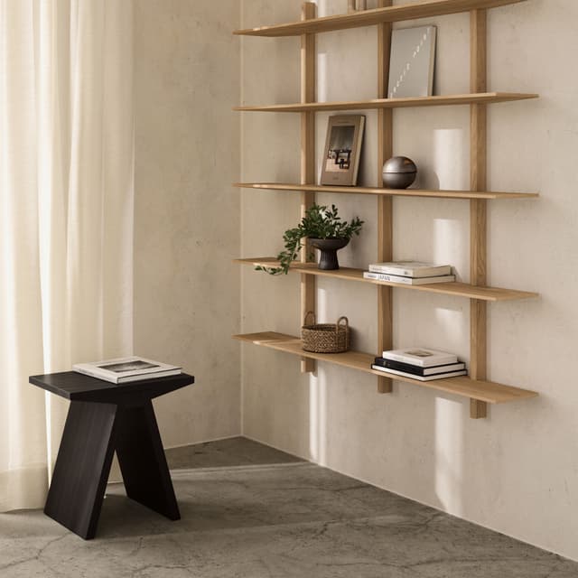 Angle Hocker Black Stain/Oil Ash 45x29