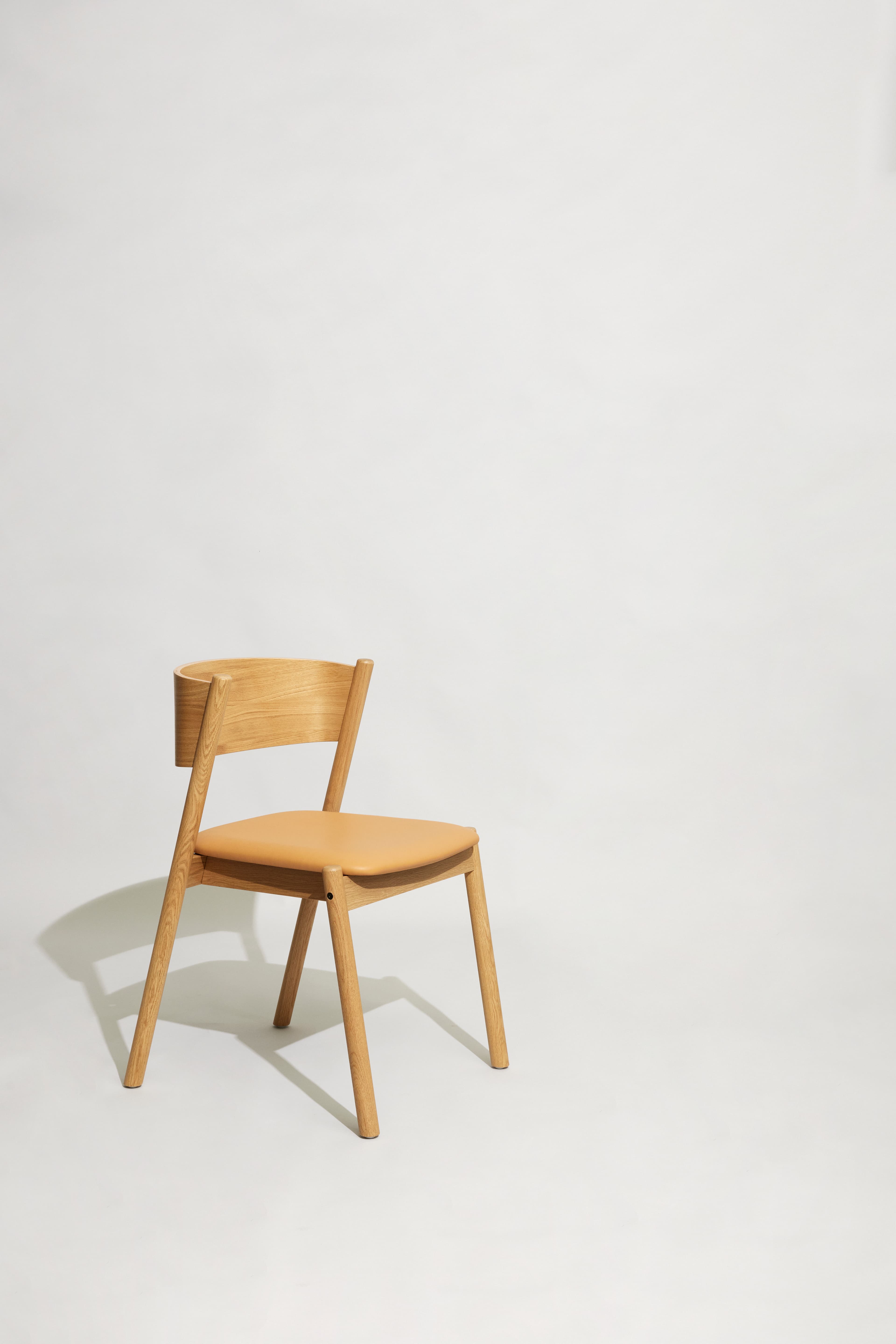 Oblique Stuhl Natur/PU