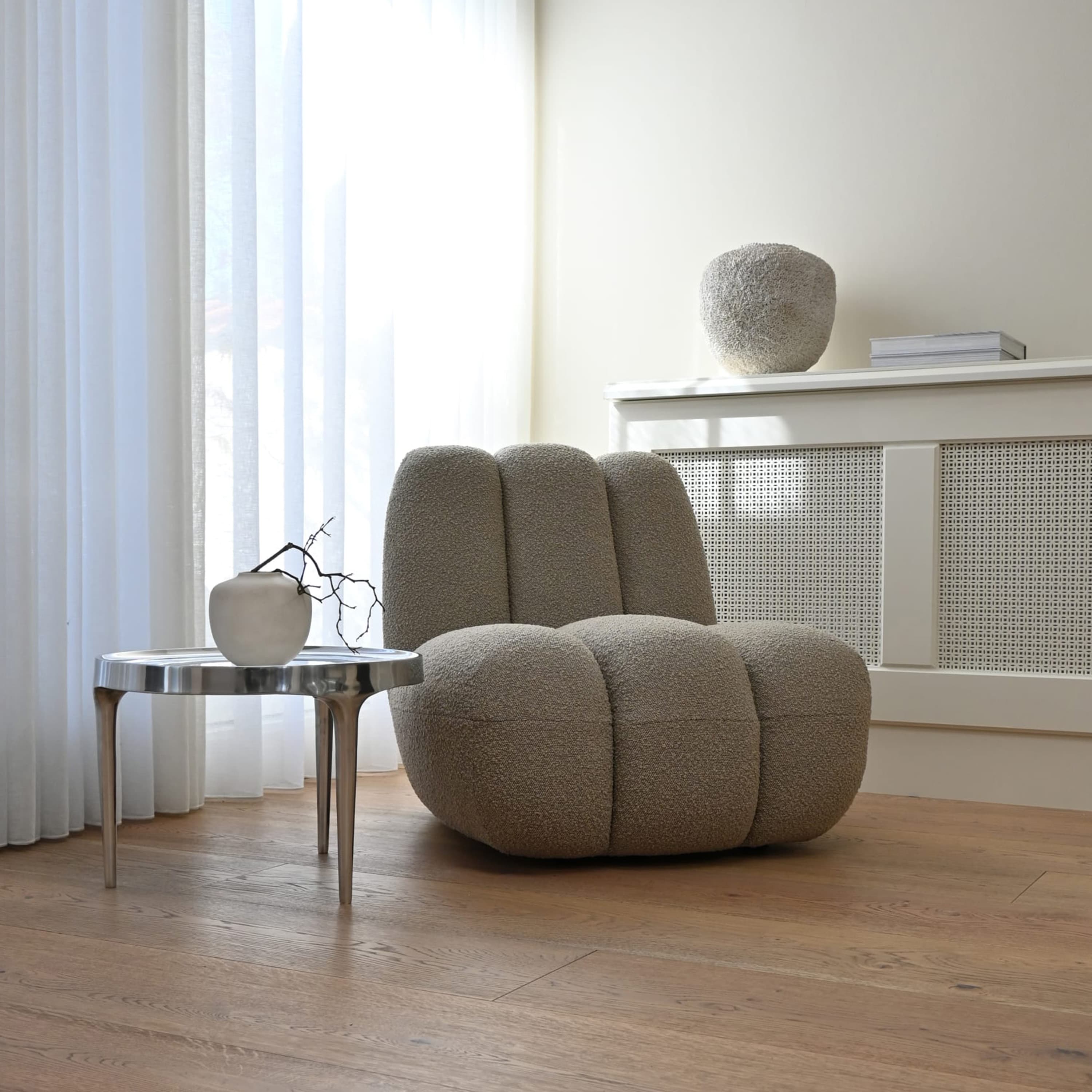 Toe Lounge Chair Smoked Sand