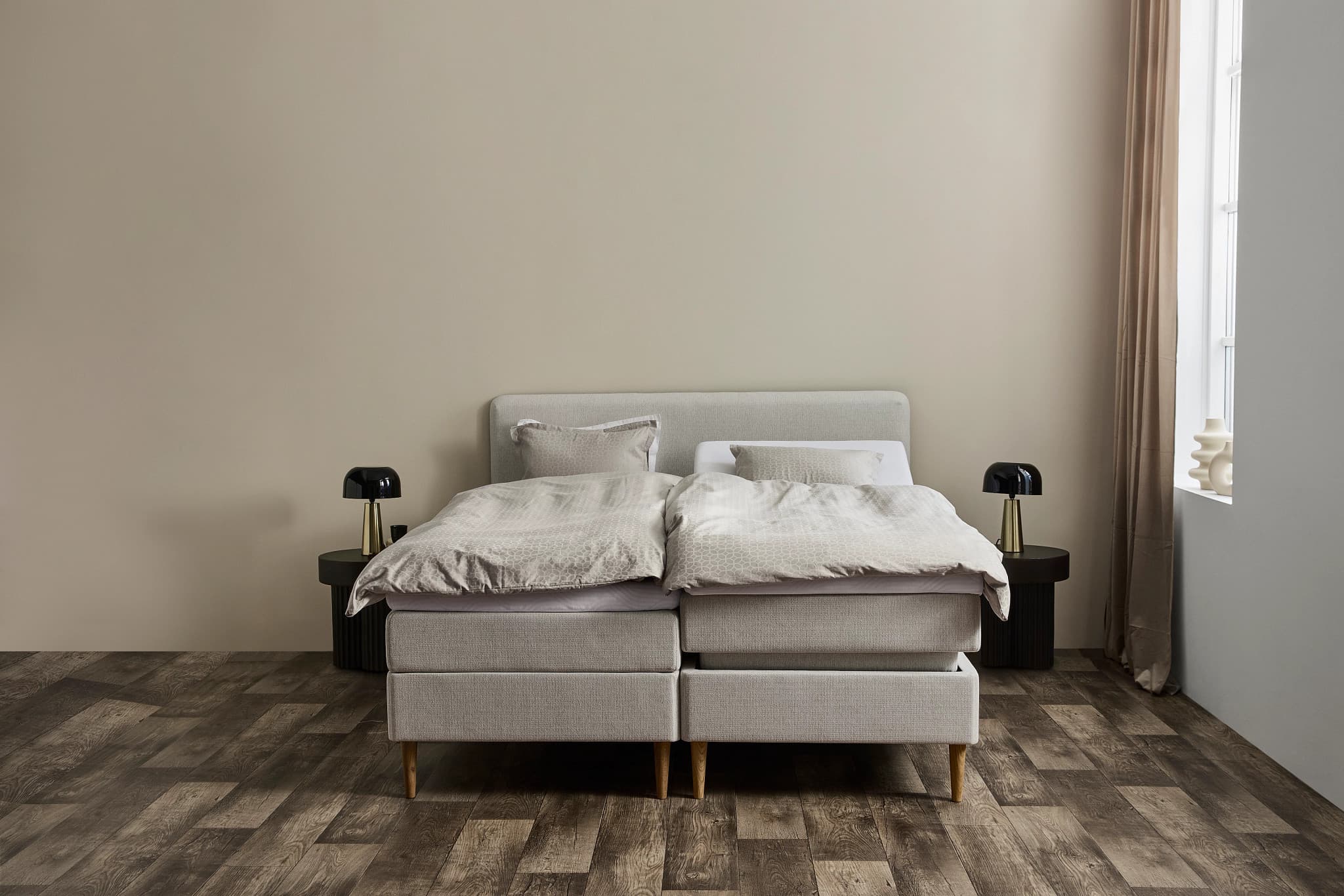 Promise Ställbar Säng Ivory 90x200 Pro Plus SmartCool 8cm Mjuk Rundat Ekben 19cm