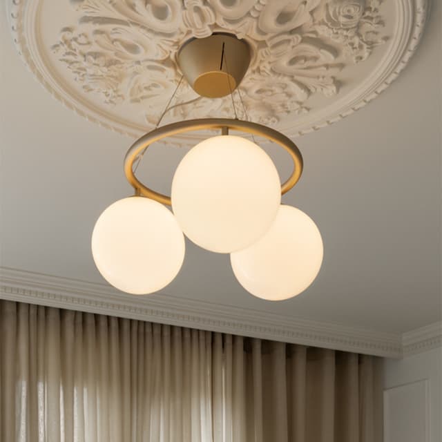 Miira 3 Circular ceiling lamp Brass/Opal