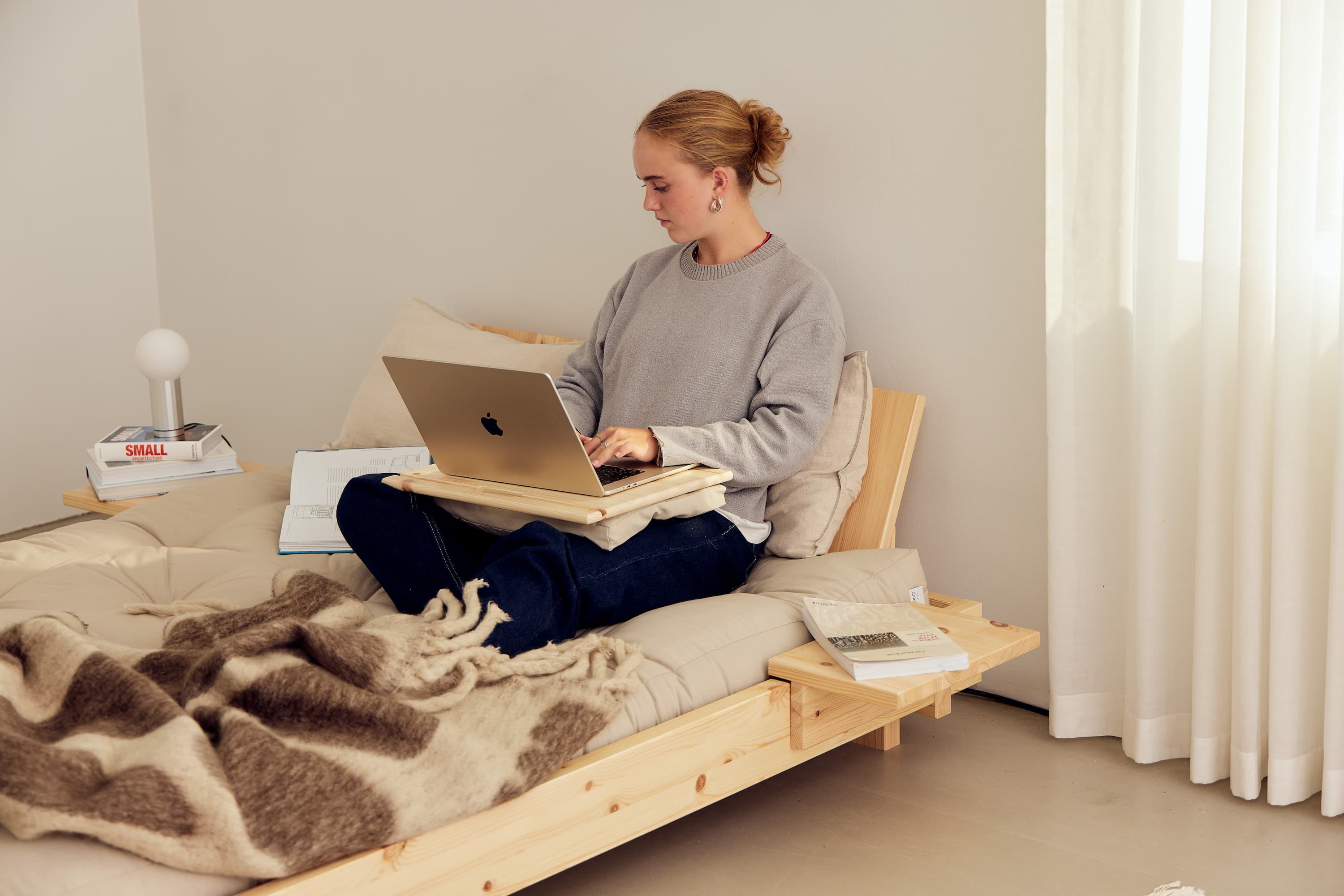 Social Schlafsofa Natur/Beige 140cm inkl. 2 Rückenstützen/Seitentisch