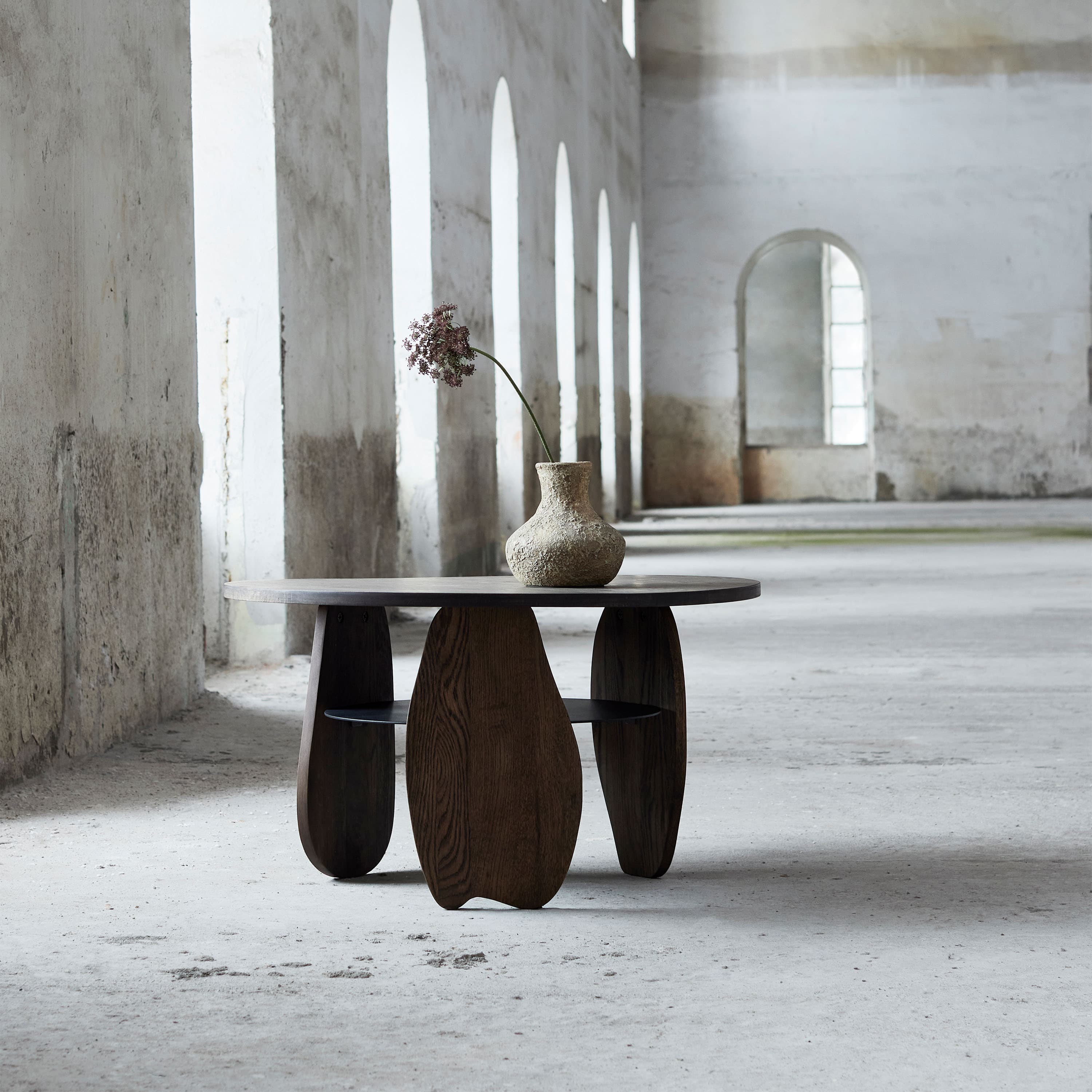 Ishi Soffbord Dark Oiled Oak/Metal Ø80