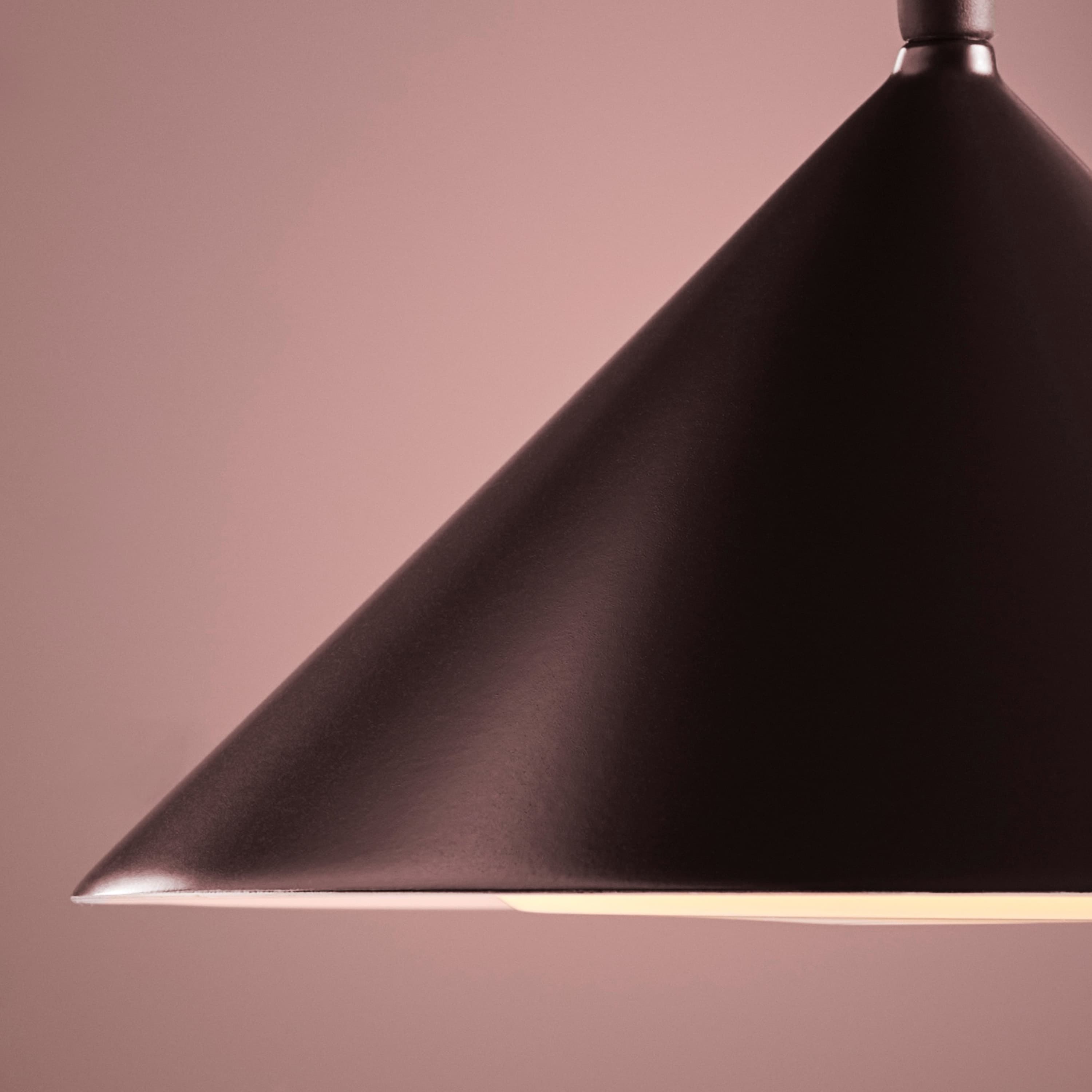 Grasp Tragbare Tischlampe Matt Beetroot 72cm
