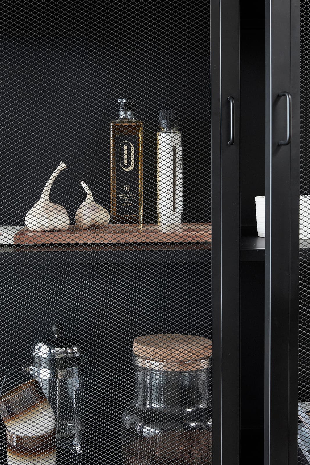 Edge Vitrinenschrank 150cm