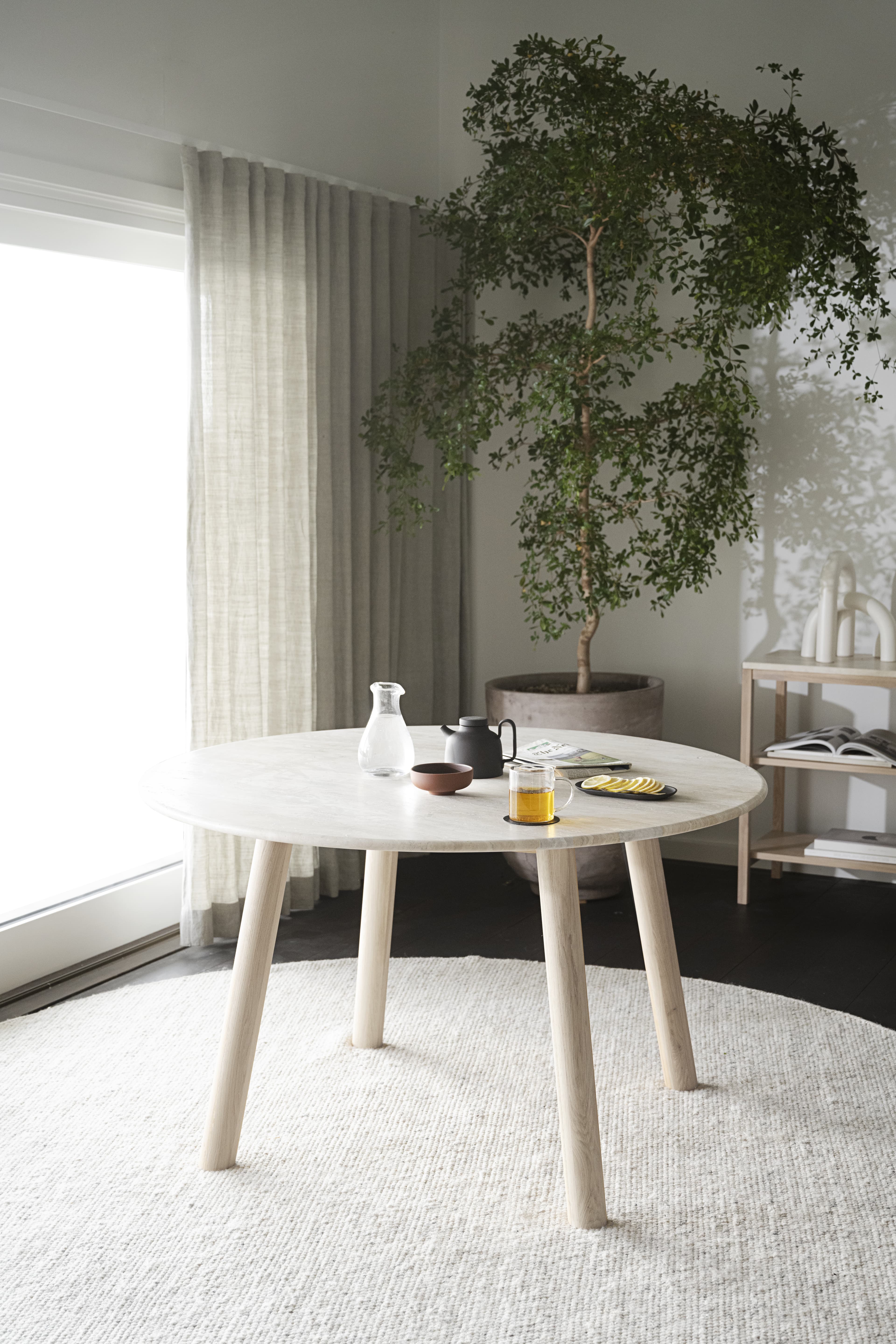 Taransay Dining Table Beige Travertine/White-pigmented Oak Ø125