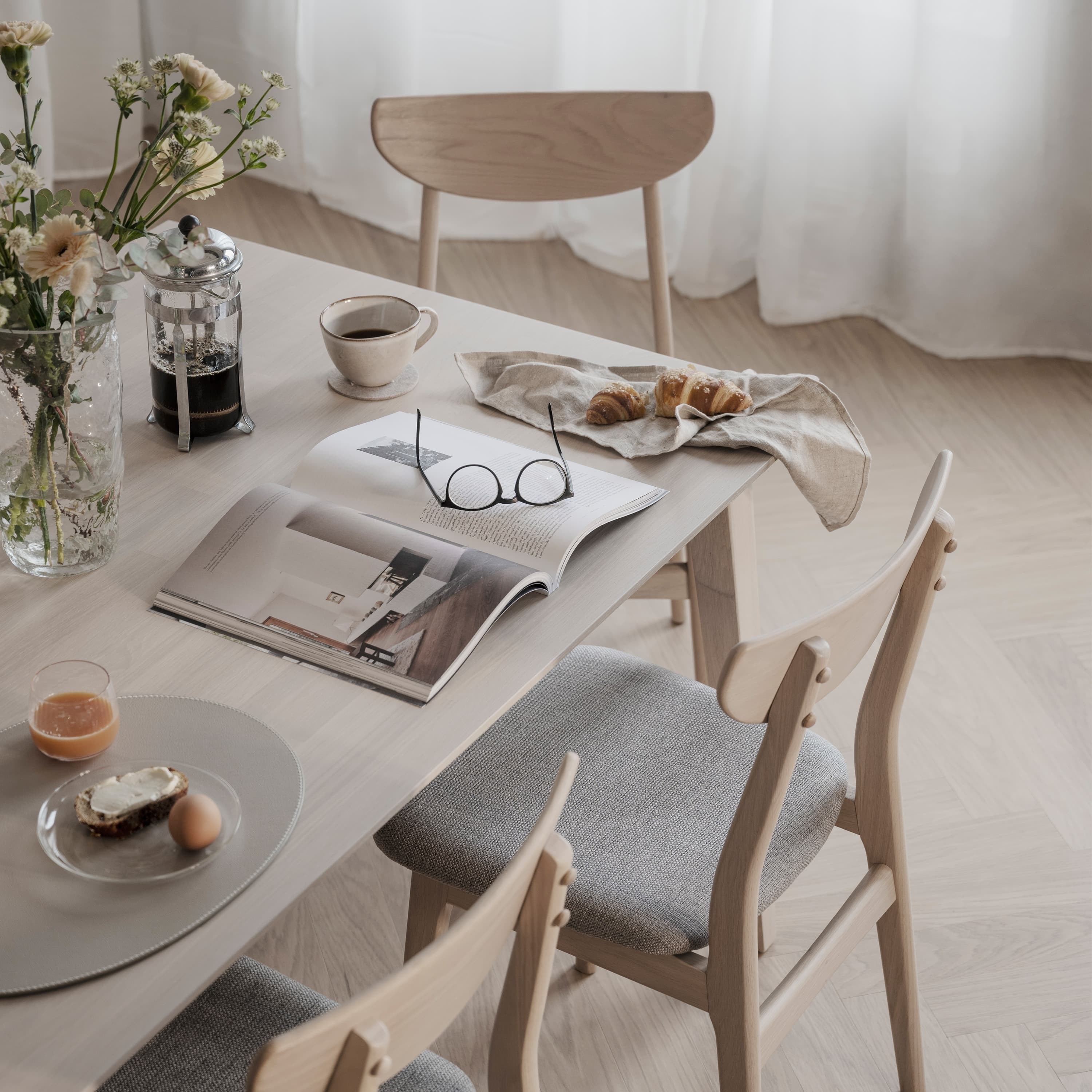 Filippa Esstisch Weißpigmentiert 180cm